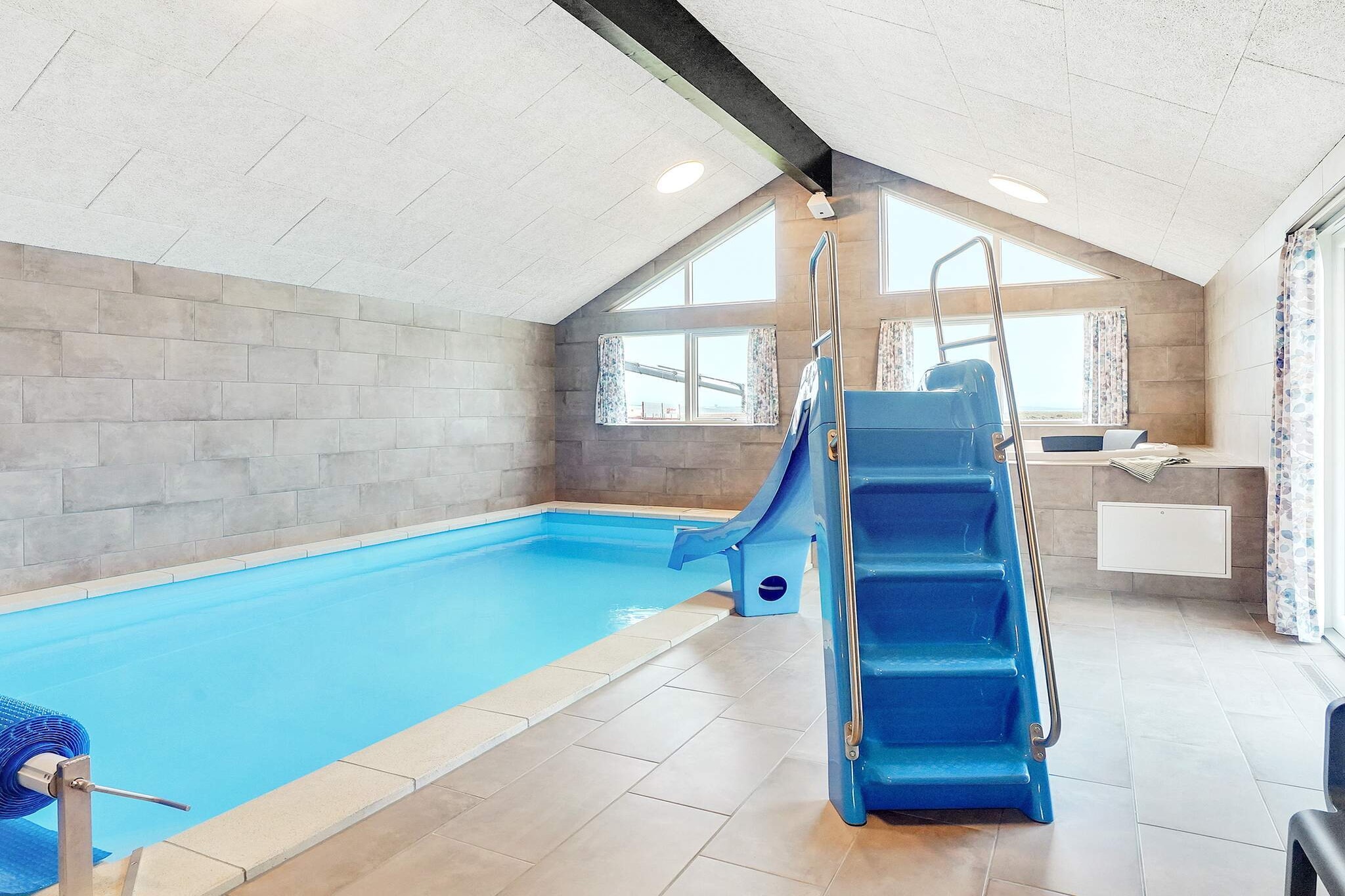 Großzügiges Ferienhaus in Strandnähe - Schwimmbad