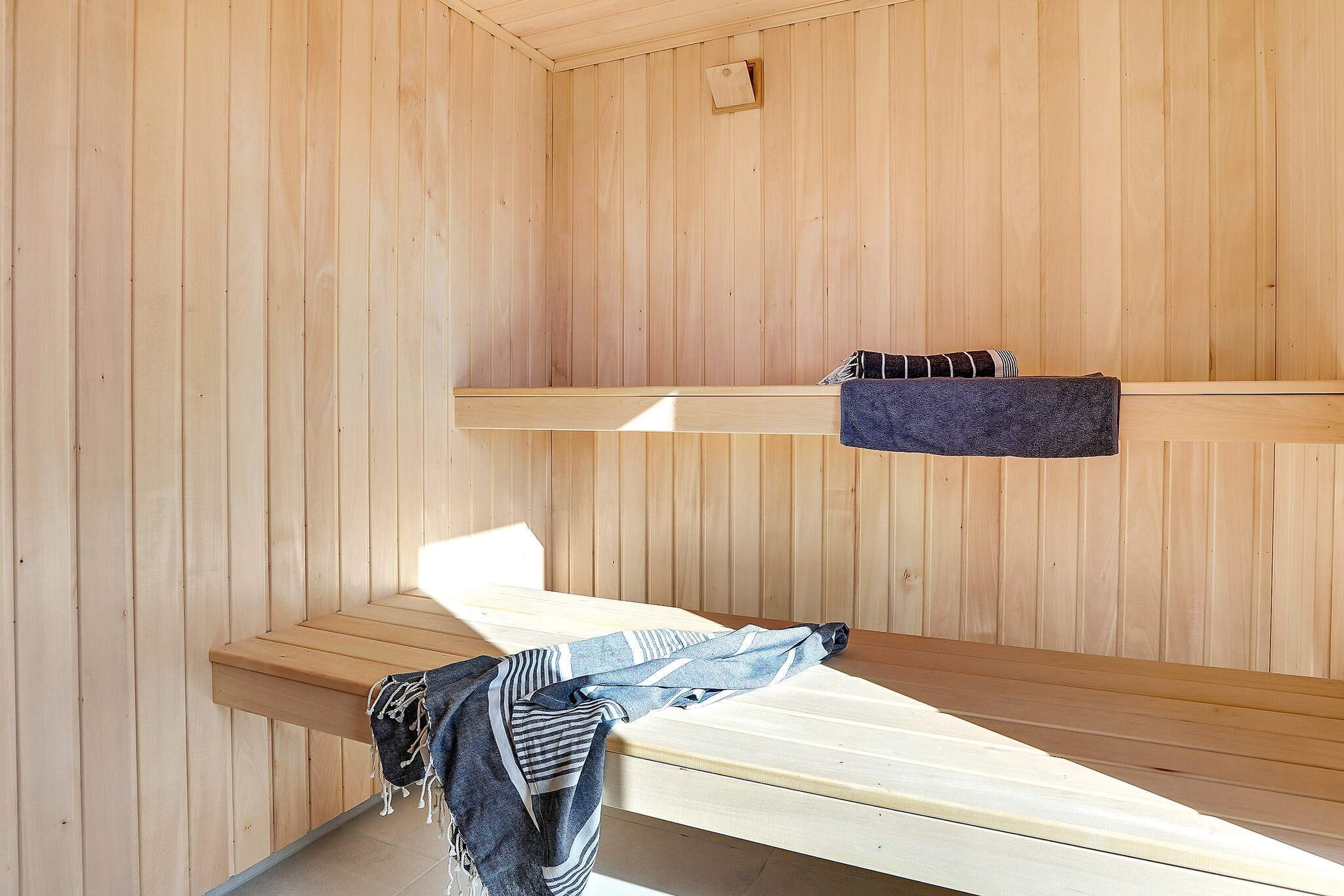 Großzügiges Ferienhaus in Strandnähe - Sauna