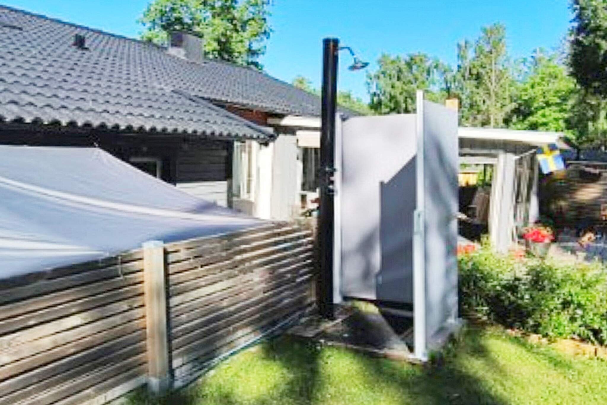 6 Personen Ferienhaus in HÄLLEKIS - Im Freien