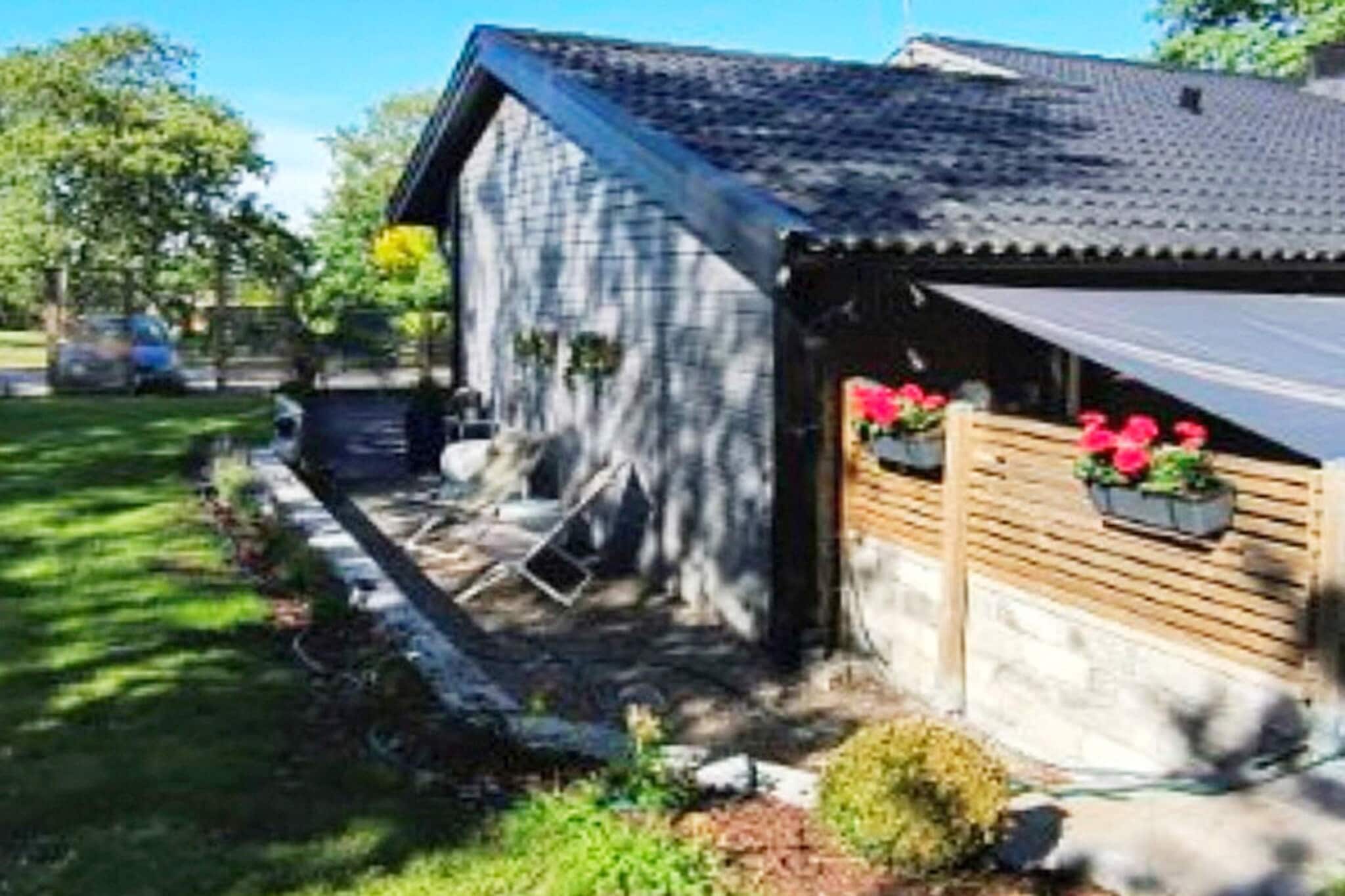 6 Personen Ferienhaus in HÄLLEKIS - Im Freien
