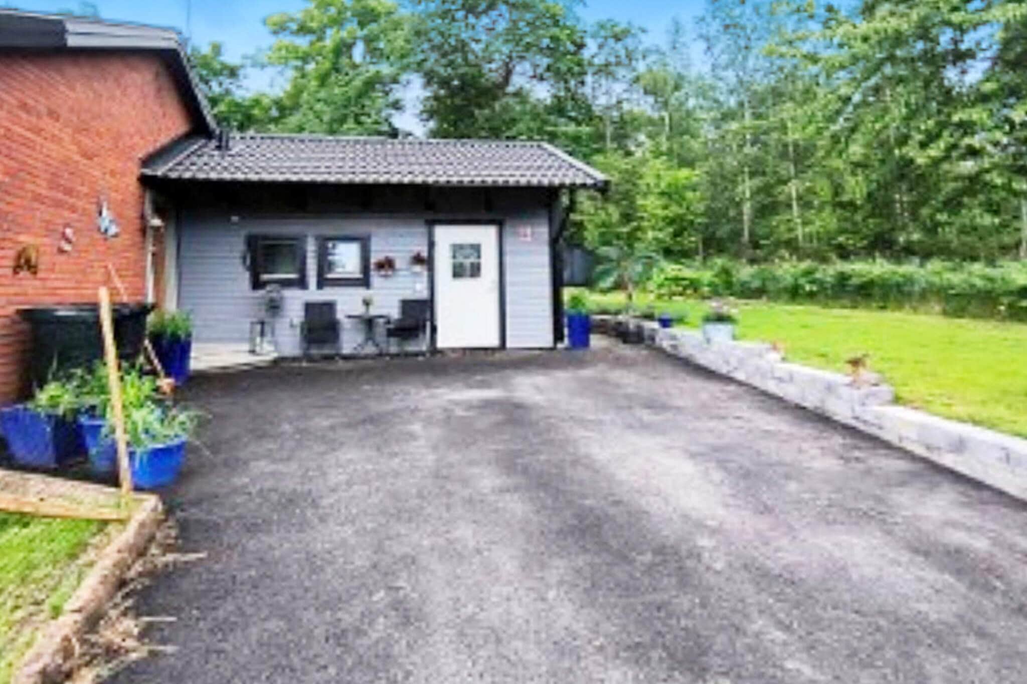 6 Personen Ferienhaus in HÄLLEKIS - Im Freien