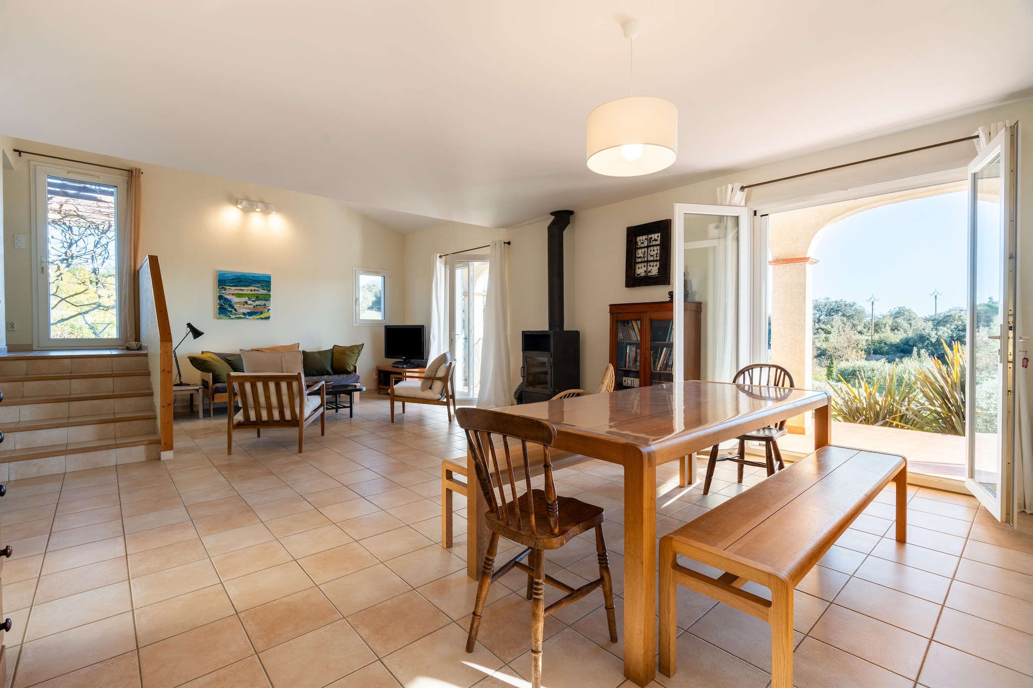 Ground floor: (Kitchen(electric kettle, toaster, cooker, hood, coffee machine, oven, microwave, dishwasher, fridge-freezer), Living/diningroom(TV, dining table, seating area, balcony or terrace), bedroom(double bed(155 x 200 cm), balcony or terrace), bedroom(double bed(160 x 200 cm), balcony or terrace), bathroom, toilet, terrace)\n\nGuest house ground floor: (Kitchen(coffee machine, fridge), bedroom(double bed(160 x 200 cm)), bathroom(shower, washbasin, toilet), terrace)\n\nterrace, garden, sun loungers, BBQ, parking, parasol, swimming pool(private, fenced, 10 x 5 m., opened from May upto and including Sep)