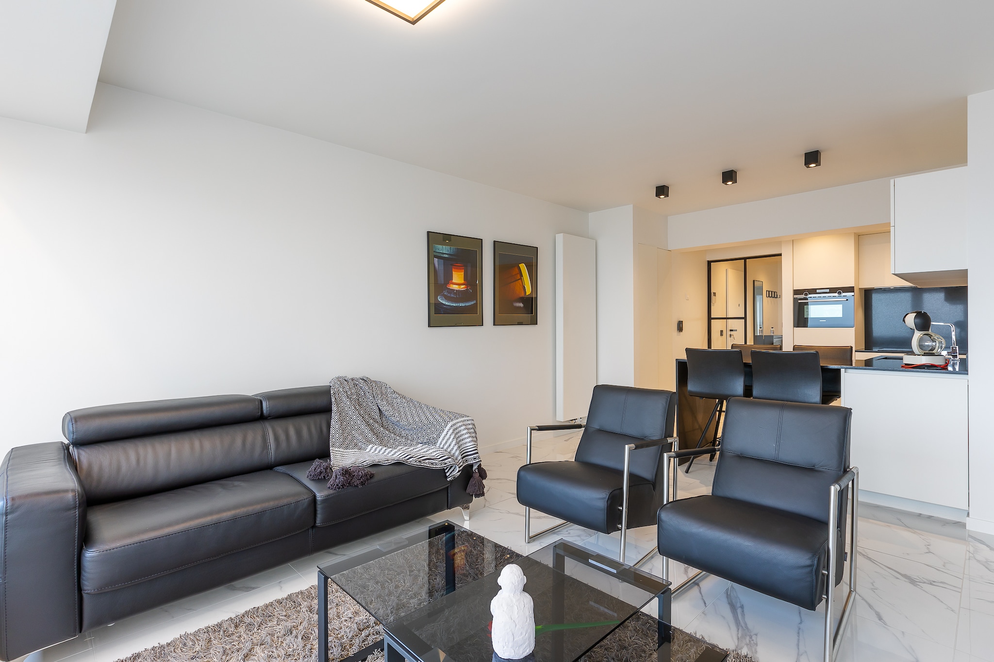 This luxury apartment on the 8th floor with stunning sea views is the perfect place for a relaxing holiday on the Belgian coast. It features 1 comfortable bedroom with a double bed, ideal for a couple or a small family. The bright living room with a sofa bed for 2 people offers magnificent sea views and connects to an open, fully equipped kitchen where you can easily prepare your meals. The modern bathroom includes a walk-in shower, and there is also a separate toilet for added comfort. From the bedroom, you have direct access to a sun-drenched terrace with views of the hinterland, perfect for relaxing after a day by the sea. In short: a stylish and comfortable apartment with sea view, terrace, and modern amenities, perfect for an unforgettable seaside holiday. Wifi: yes - parking: not included - sheets: bring your own - towels: bring your own.