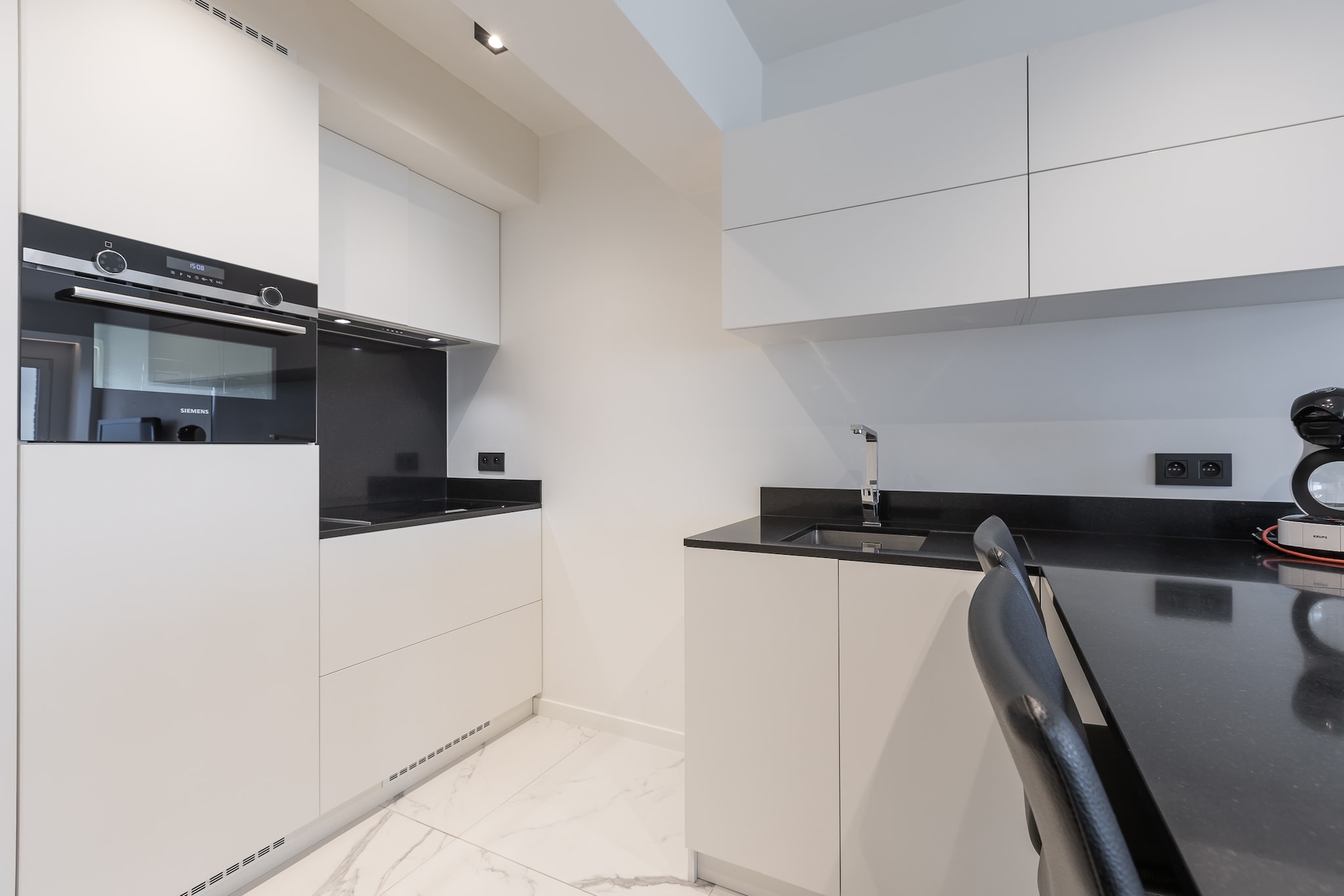 Luxury apartment with stunning sea views