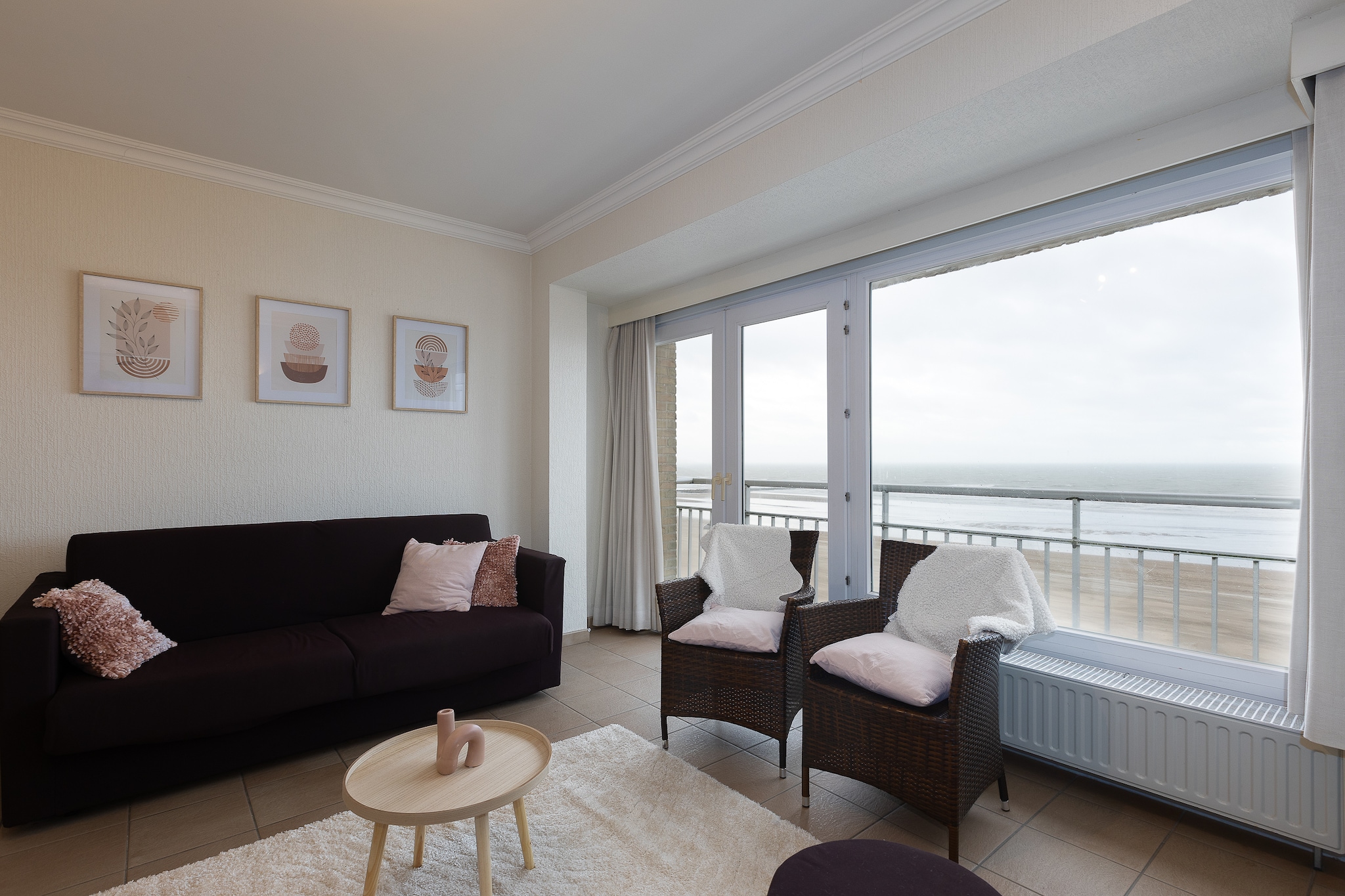 Apartment with sea view and two terraces