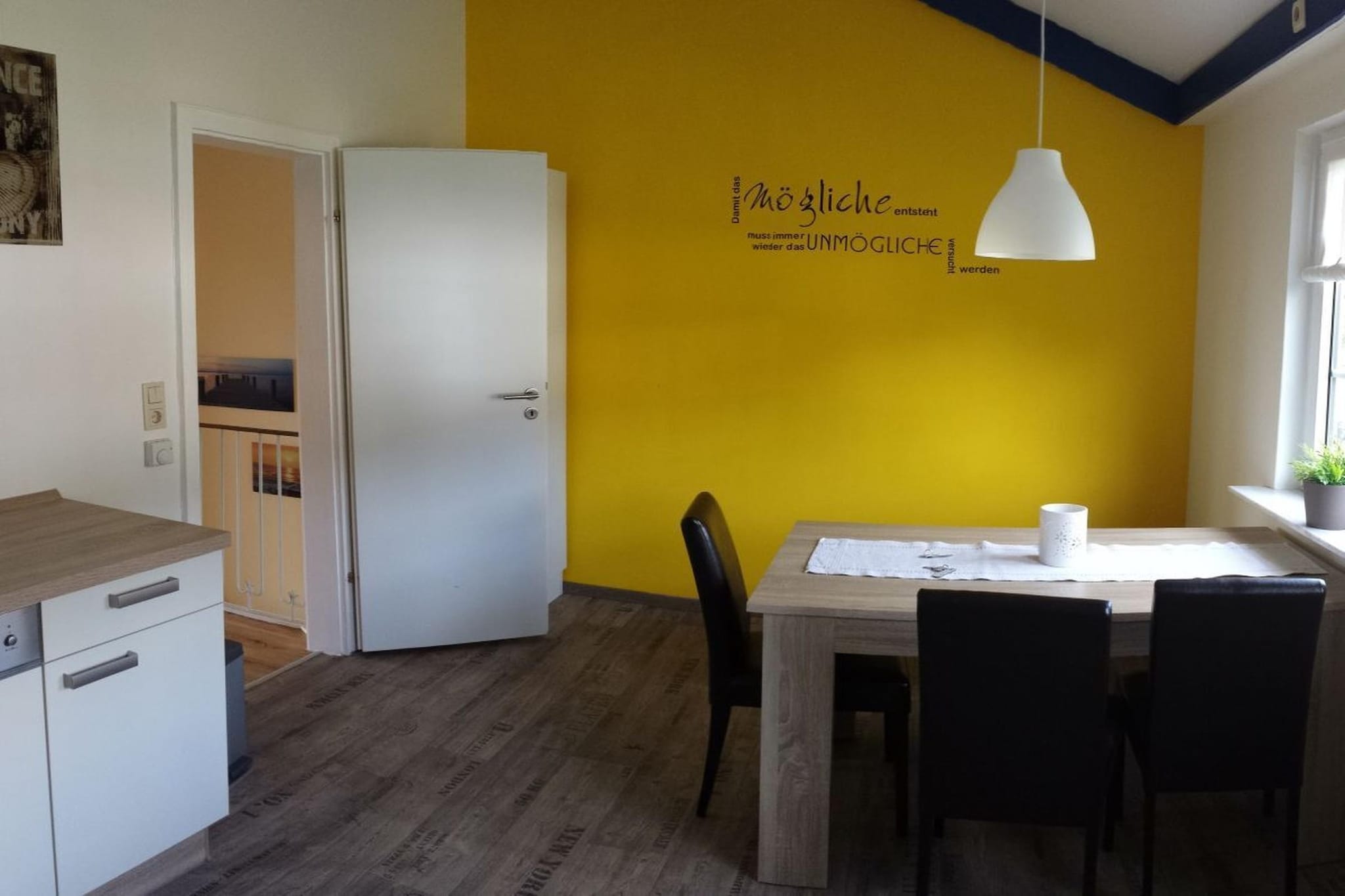 Renovated, modern furnished flat, great play corner for children, family holiday with or without dog, close to the old dike, shed available.