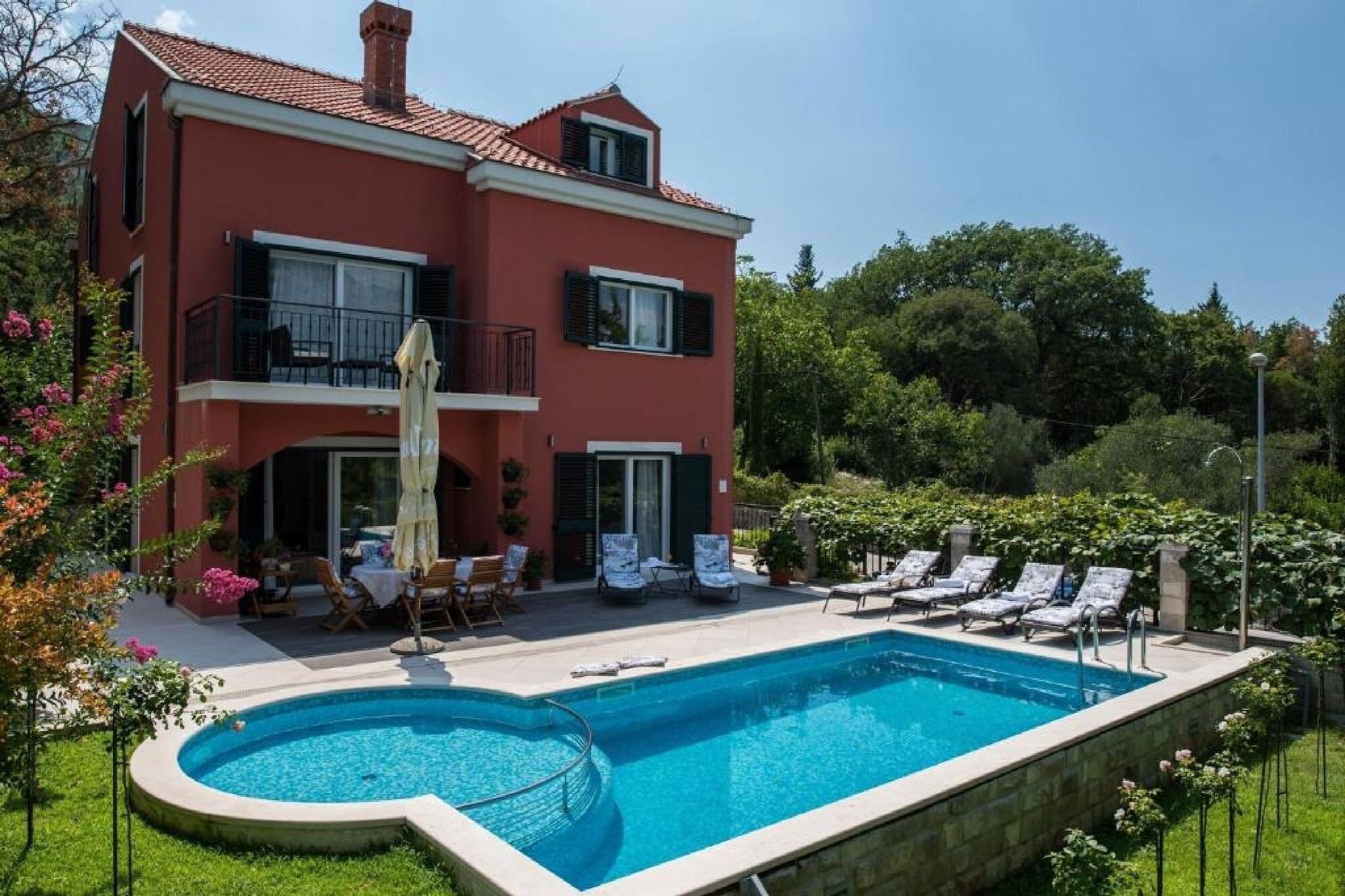 Villa Anita - Five Bedroom Villa with Swimming pool-Zwembad