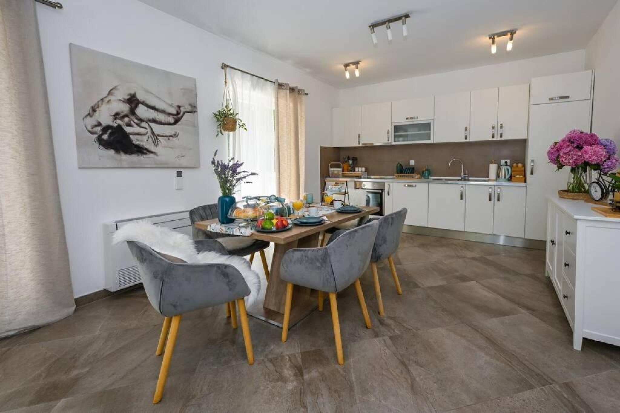 Villa Anita - Five Bedroom Villa with Swimming pool-Eetkamer