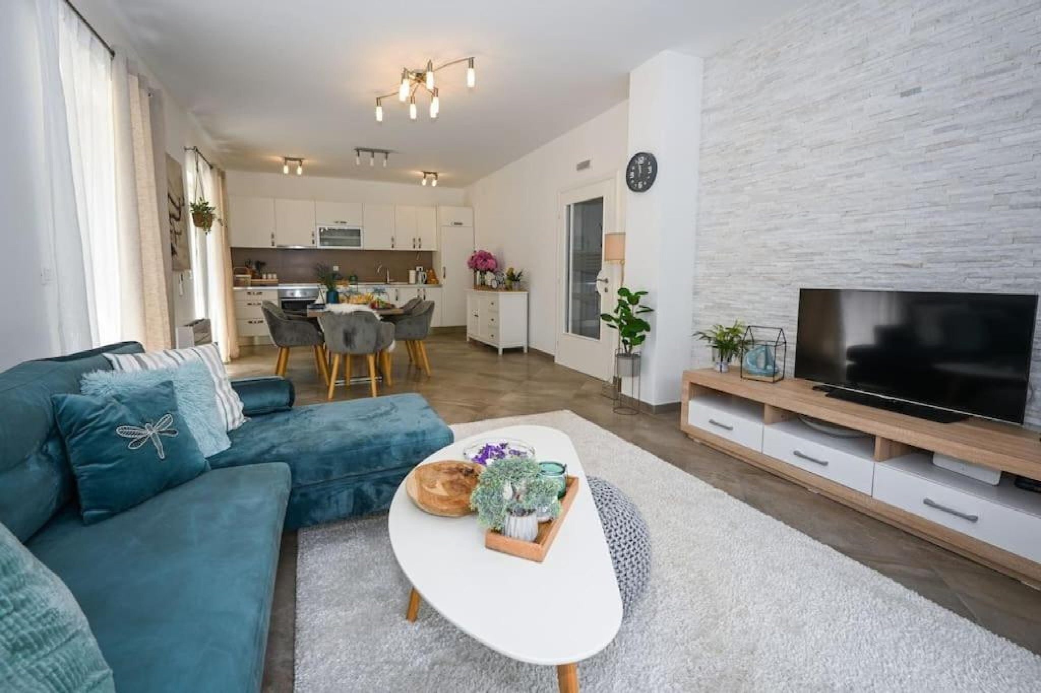 Villa Anita - Five Bedroom Villa with Swimming pool-Woonkamer