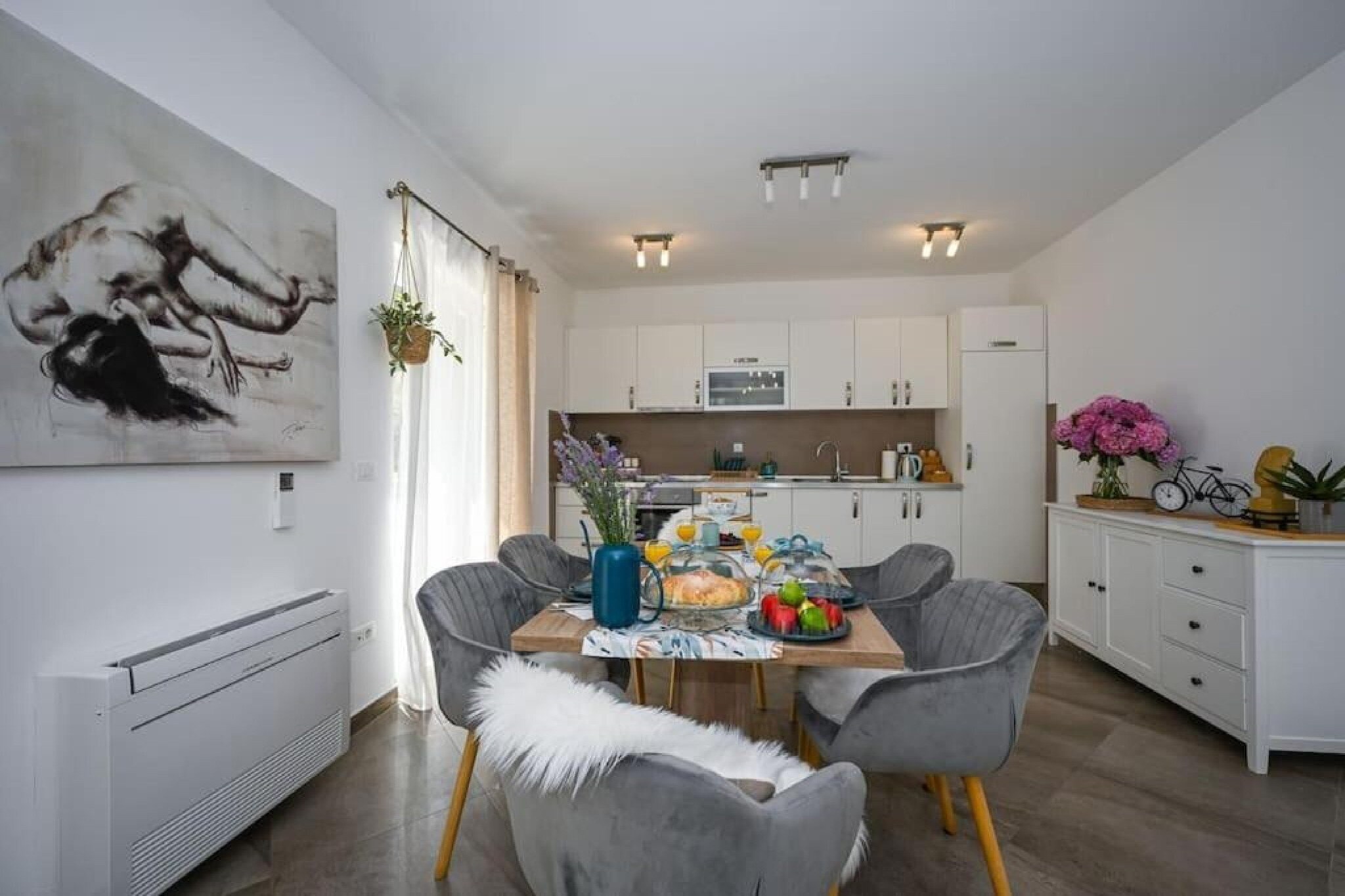 Villa Anita - Five Bedroom Villa with Swimming pool-Eetkamer