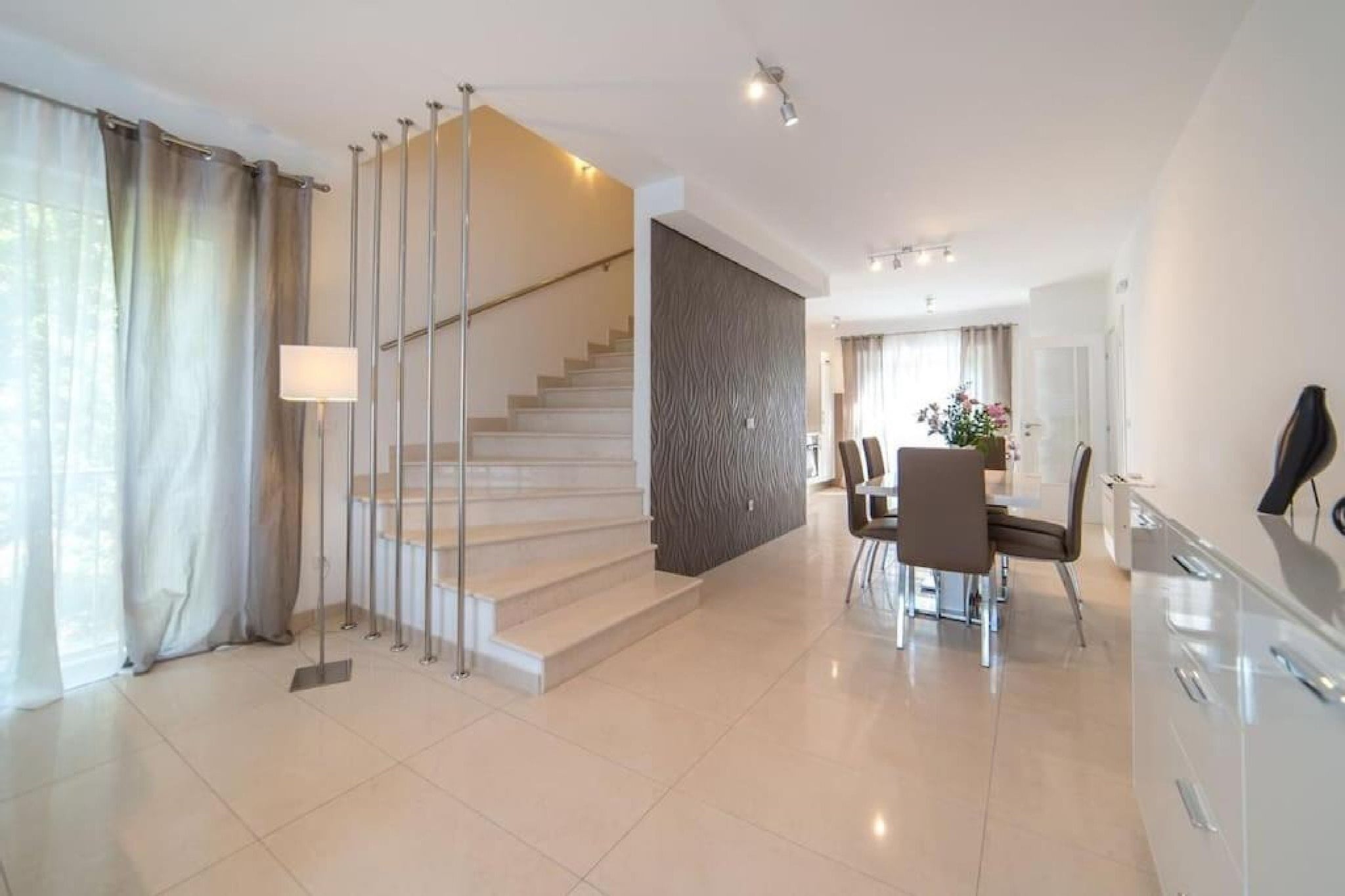 Villa Anita - Five Bedroom Villa with Swimming pool-Binnen