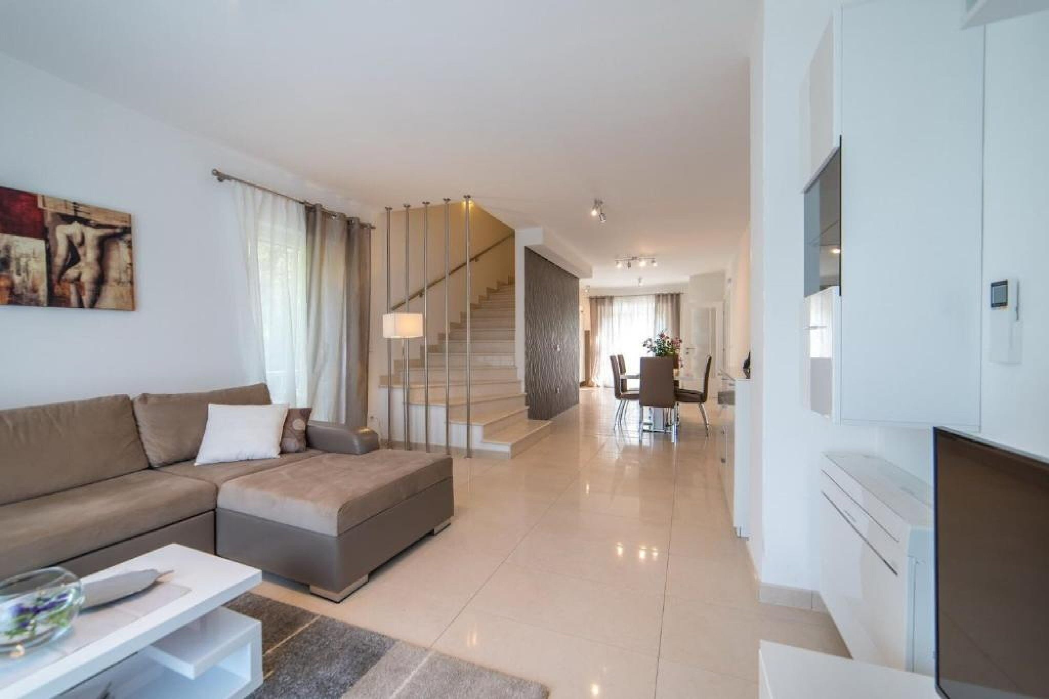Villa Anita - Five Bedroom Villa with Swimming pool-Woonkamer