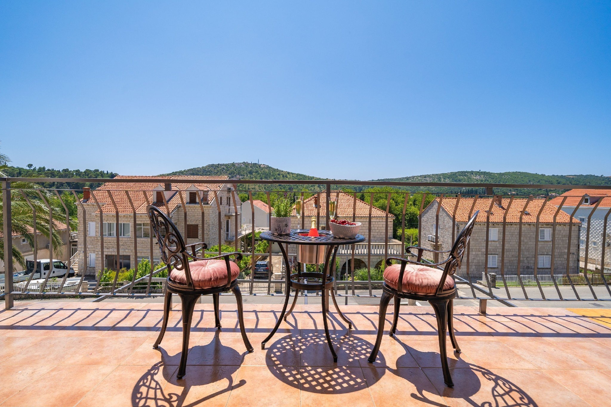 Villa Pero & Jele - Three Bedroom Villa with Terrace-Terrassenbalkon
