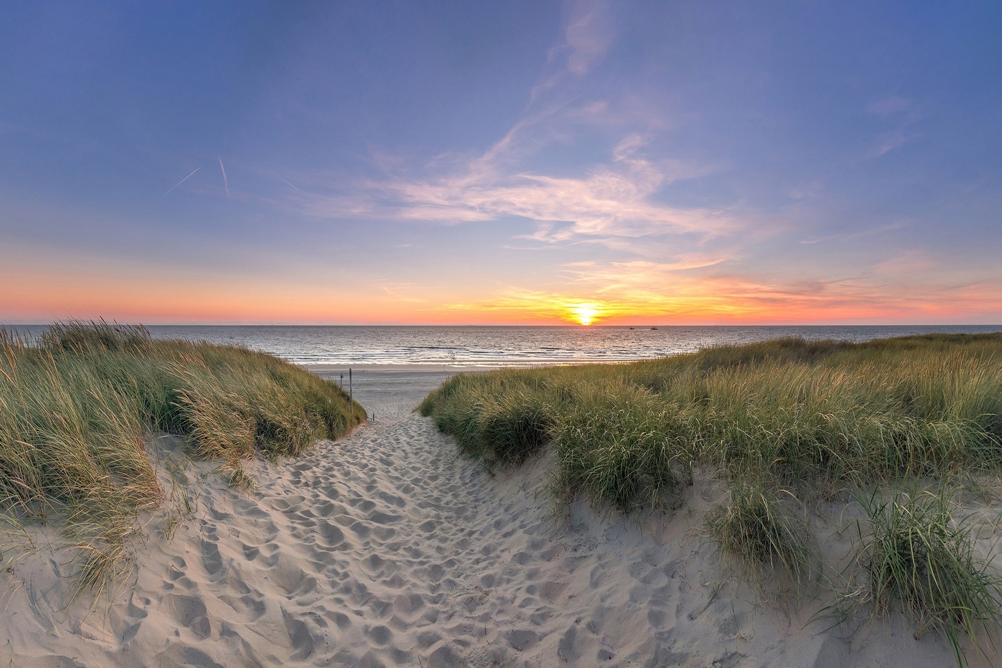 Nieuwe rietgedekte villa bij het strand