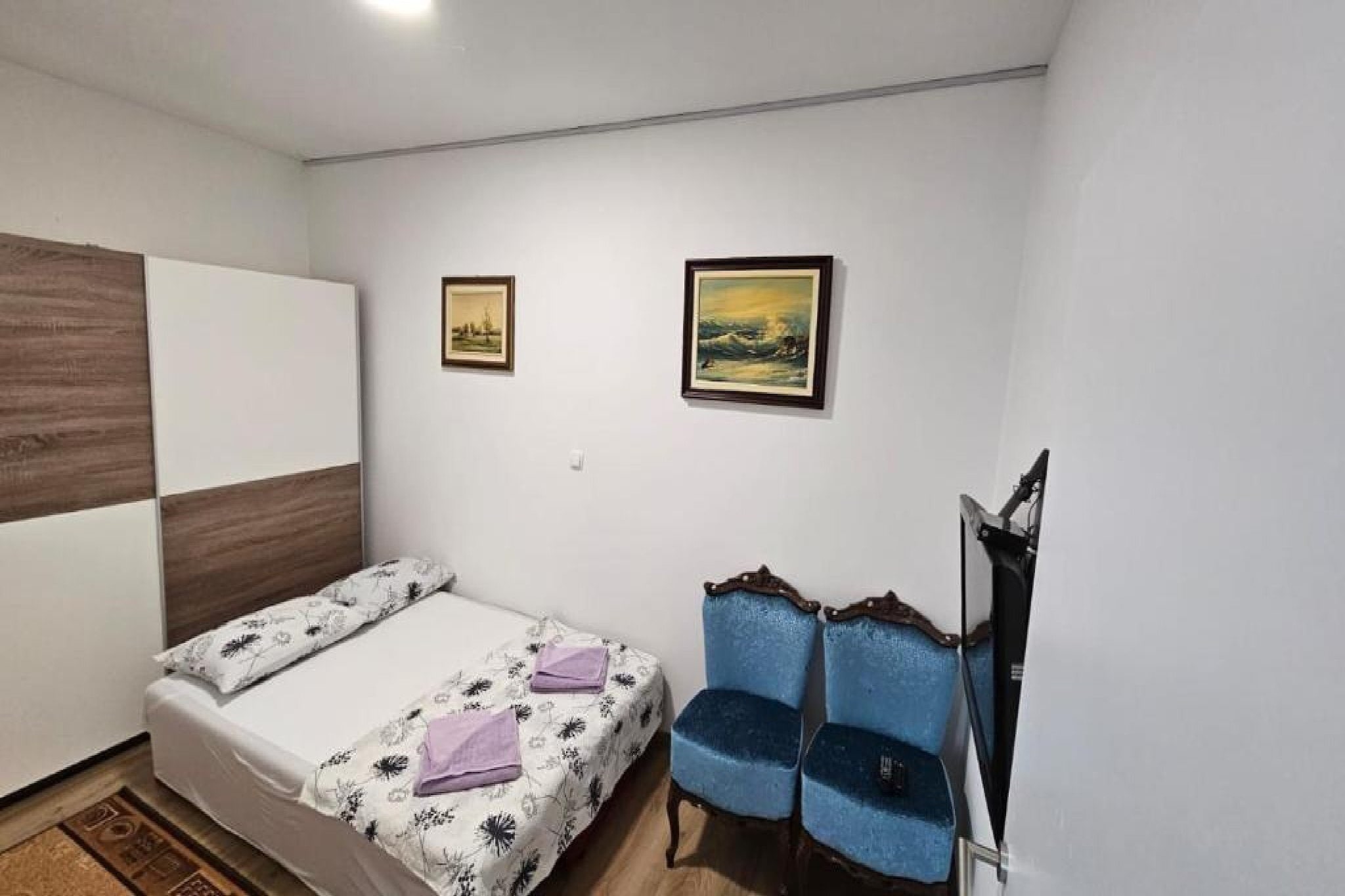 Apartment Gracac - Two Bedroom Apartment with Terrace-Chambre