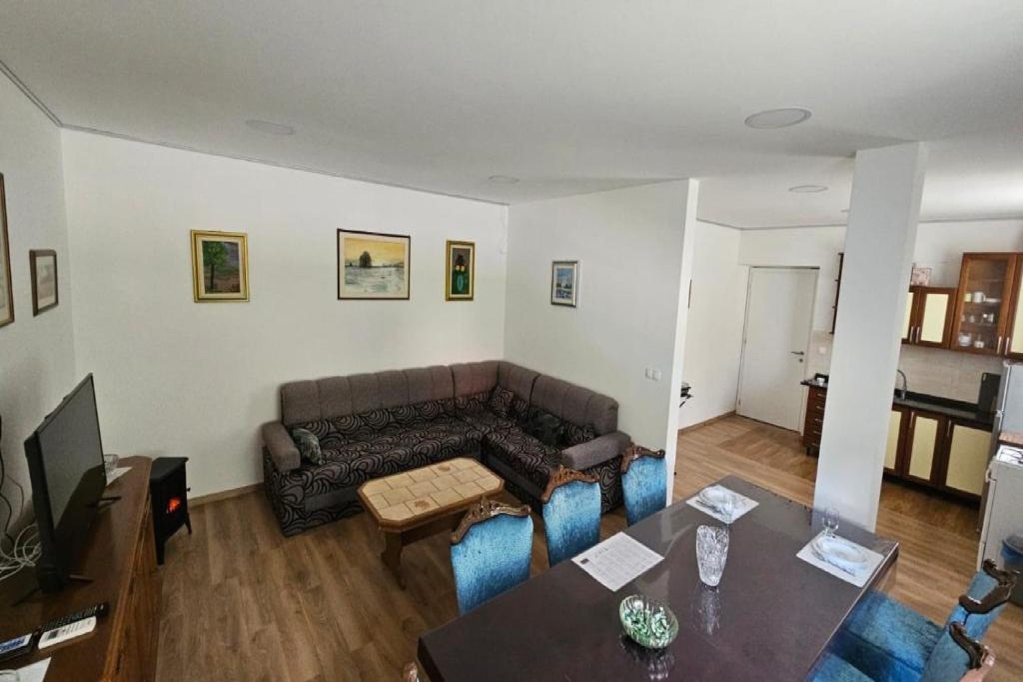 Apartment Gracac - Two Bedroom Apartment with Terrace-Salon