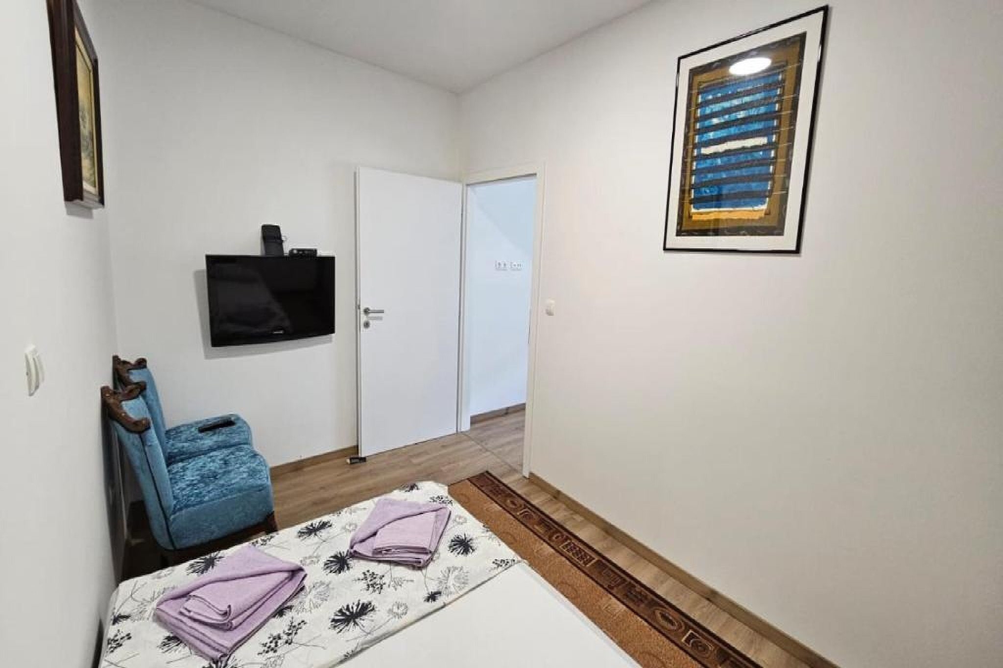 Apartment Gracac - Two Bedroom Apartment with Terrace