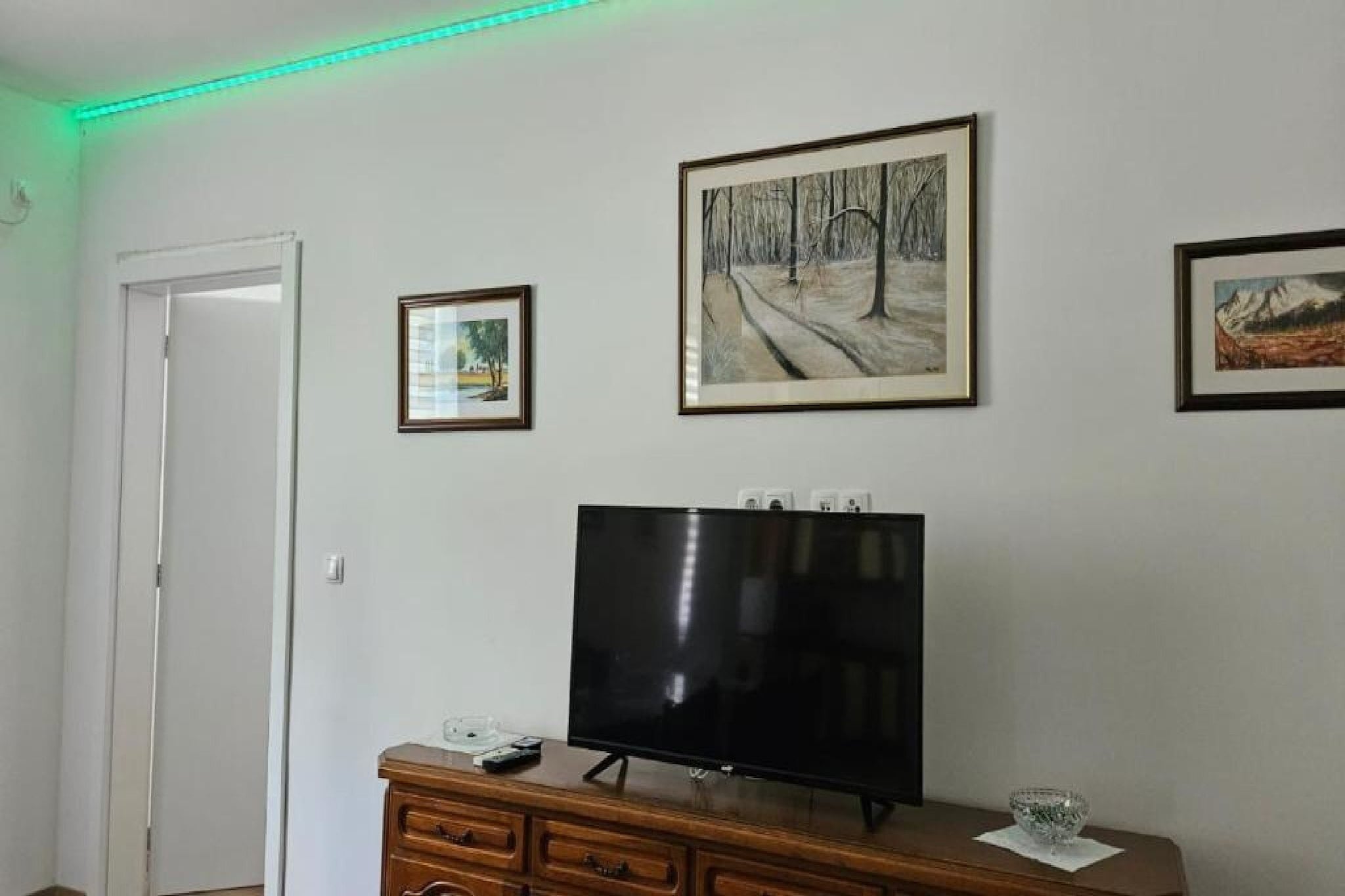 Apartment Gracac - Two Bedroom Apartment with Terrace-Salon