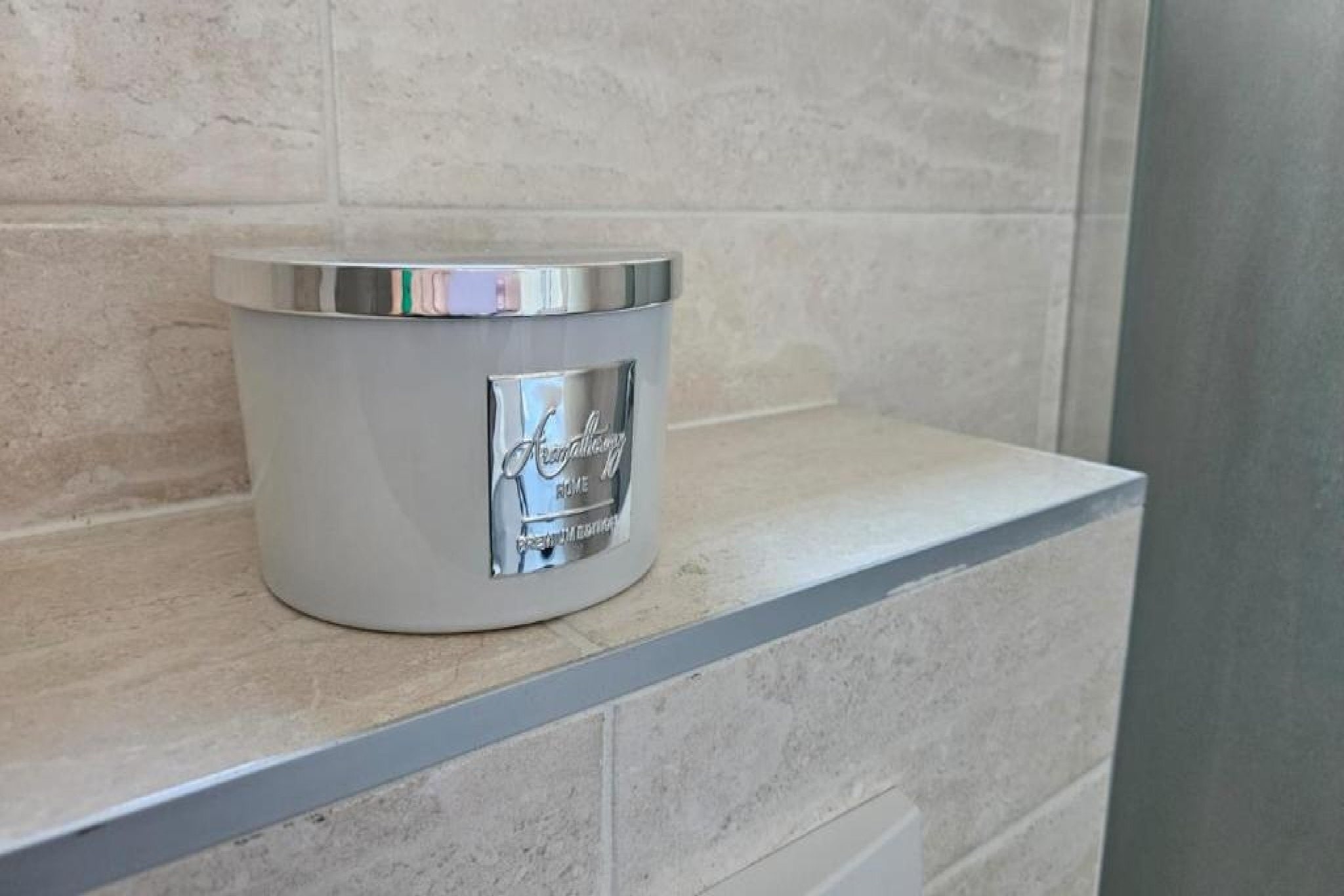 Apartment Gracac - Two Bedroom Apartment with Terrace-Salle de bain