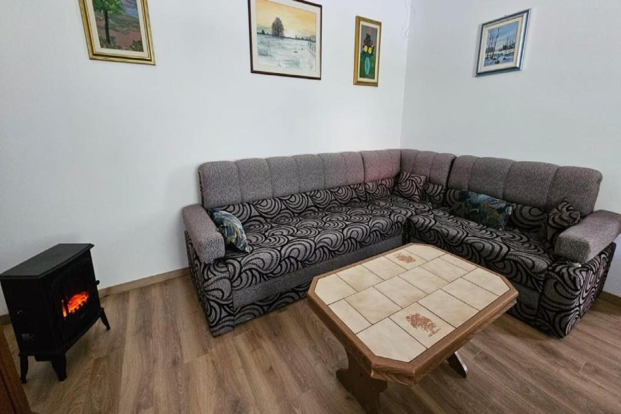 Apartment Gracac - Two Bedroom Apartment with Terrace-Salon