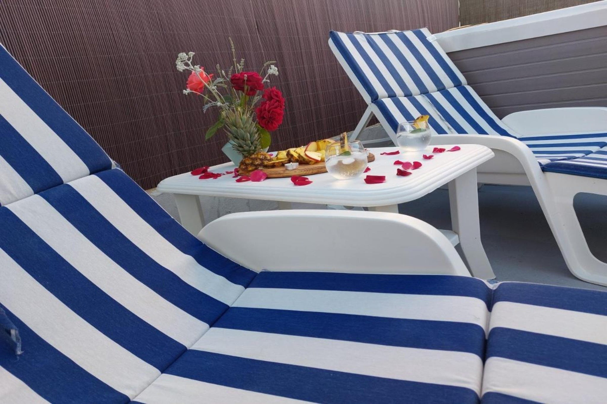 Mihael Holiday House - Three Bedroom Holiday Home with jacuzzi-Innen