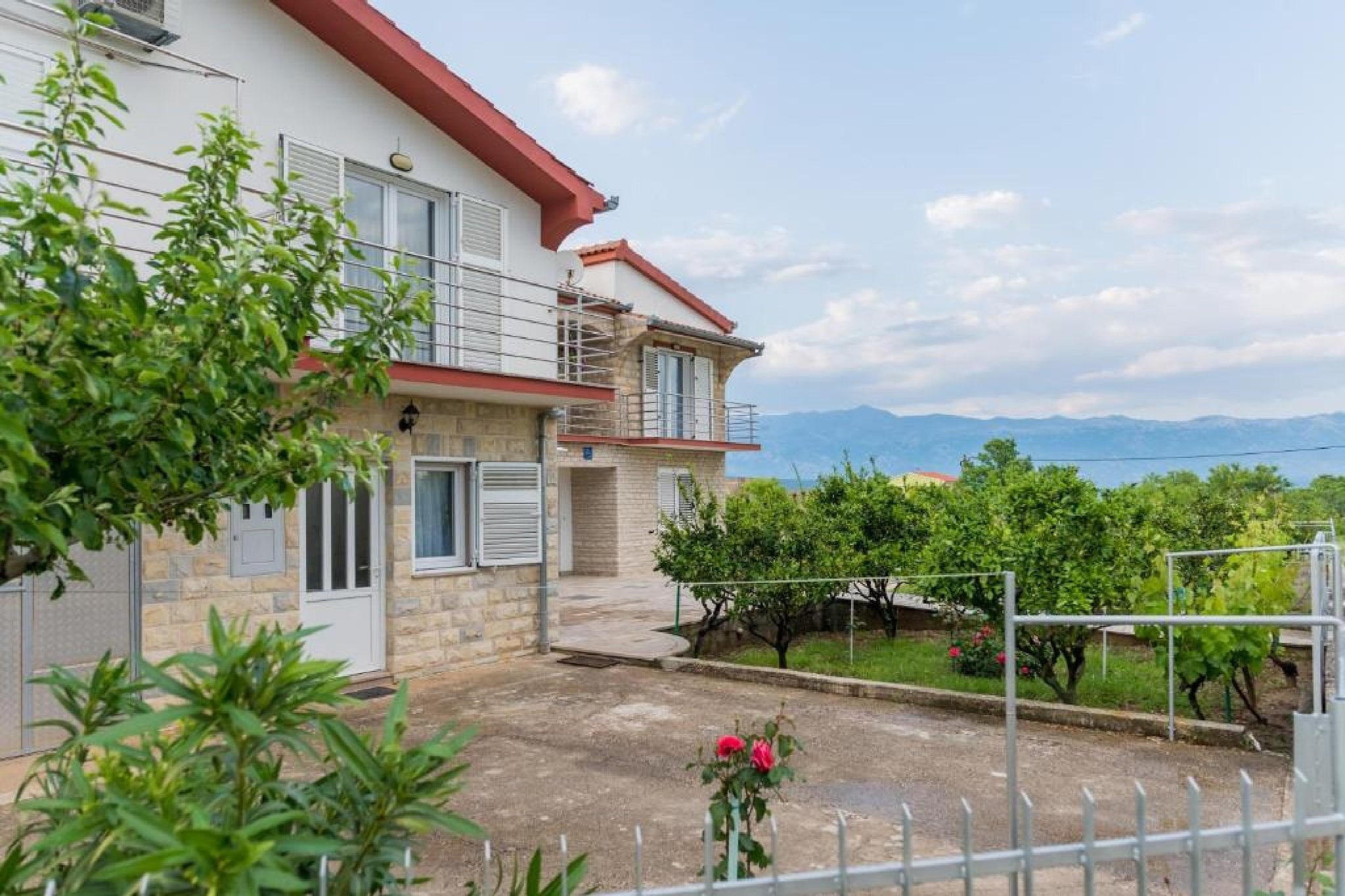 Holiday Home Marijan - Five bedroom  Holiday Home-Buitenlucht