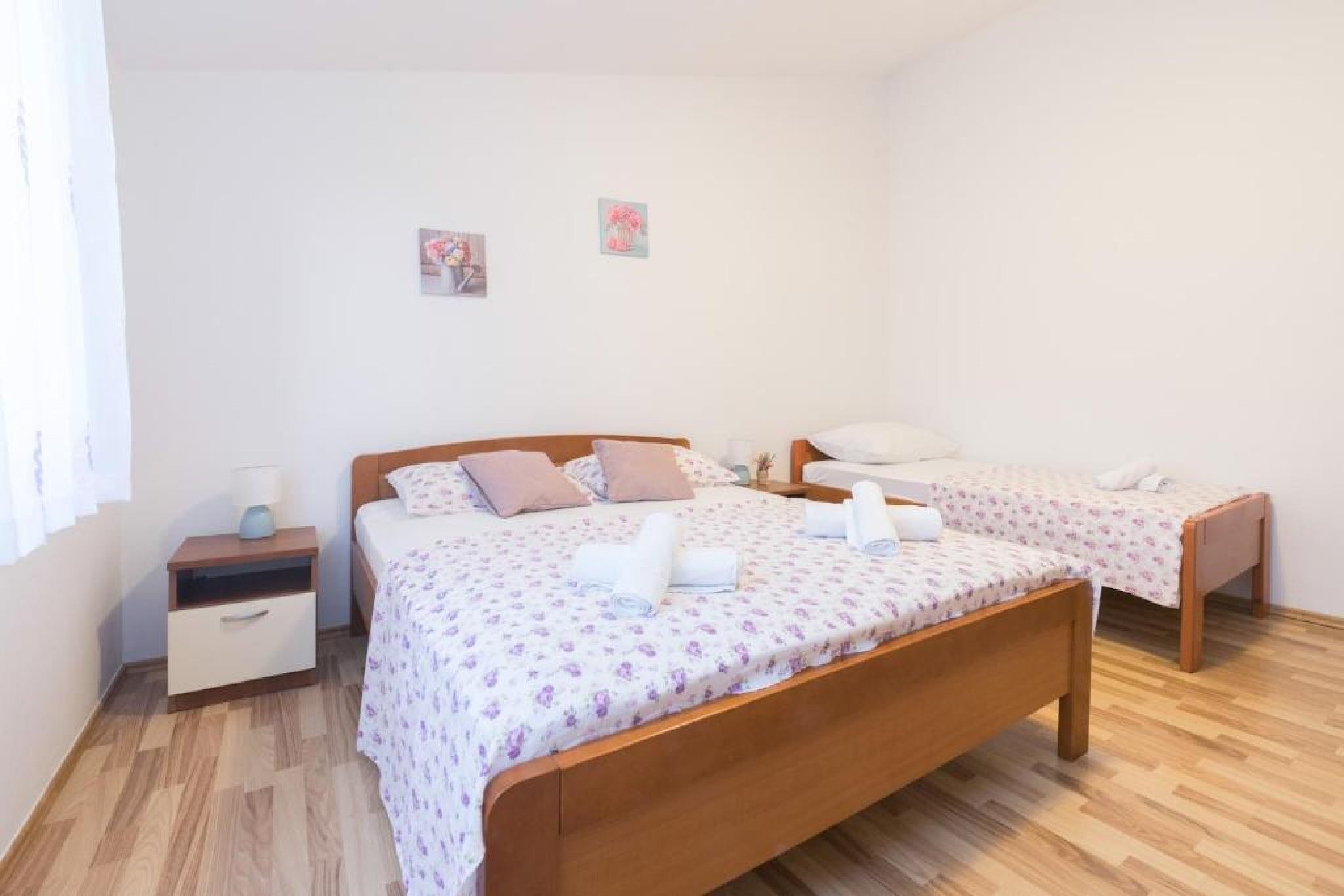 Holiday Home Marijan - Five bedroom  Holiday Home-Slaapkamer