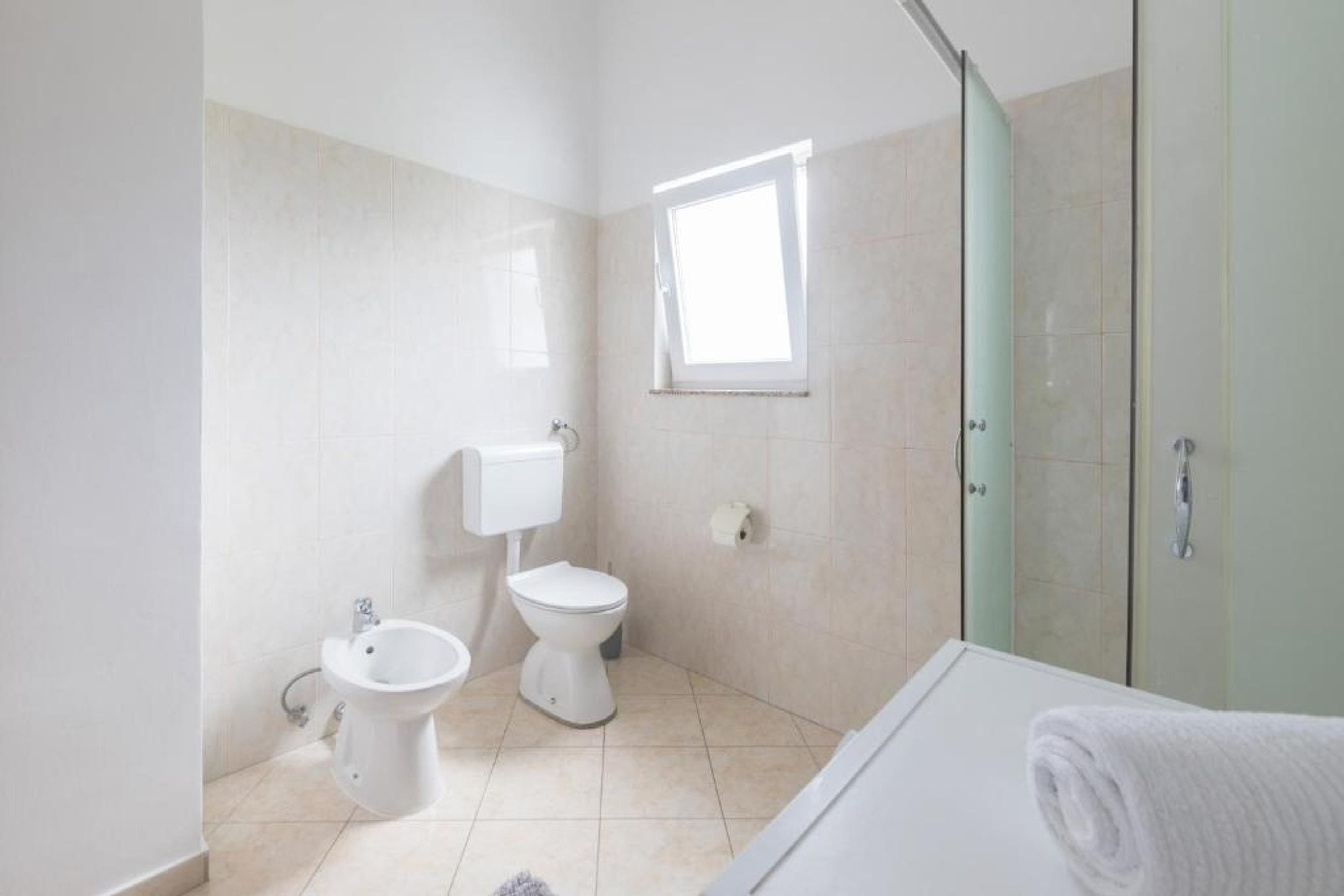 Holiday Home Marijan - Five bedroom  Holiday Home-Badkamer