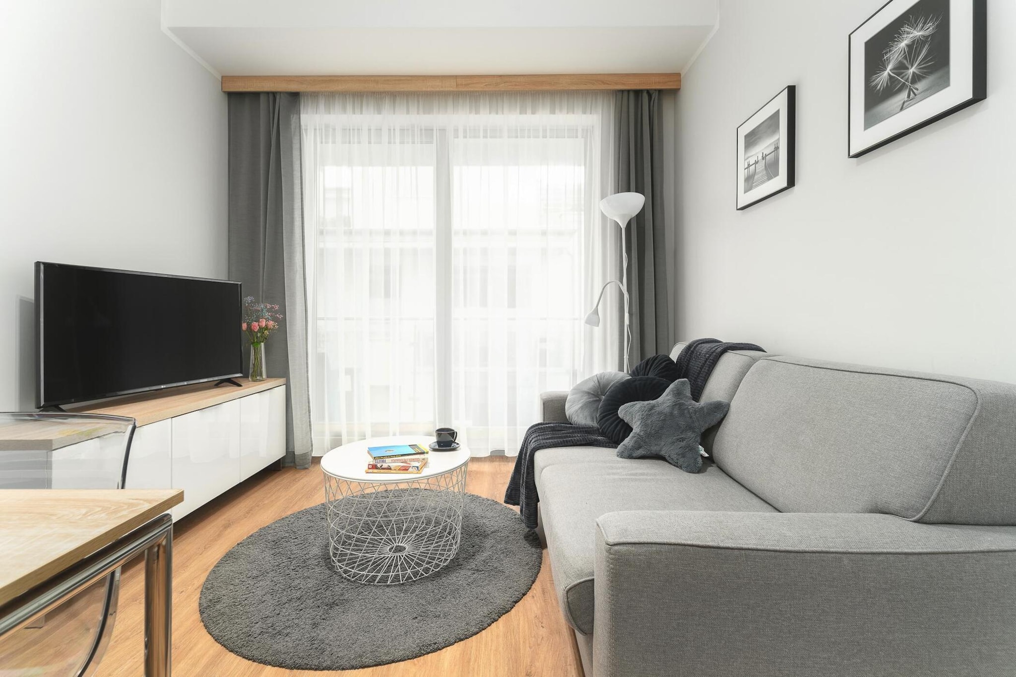 Comfortable holiday apartment by the beach