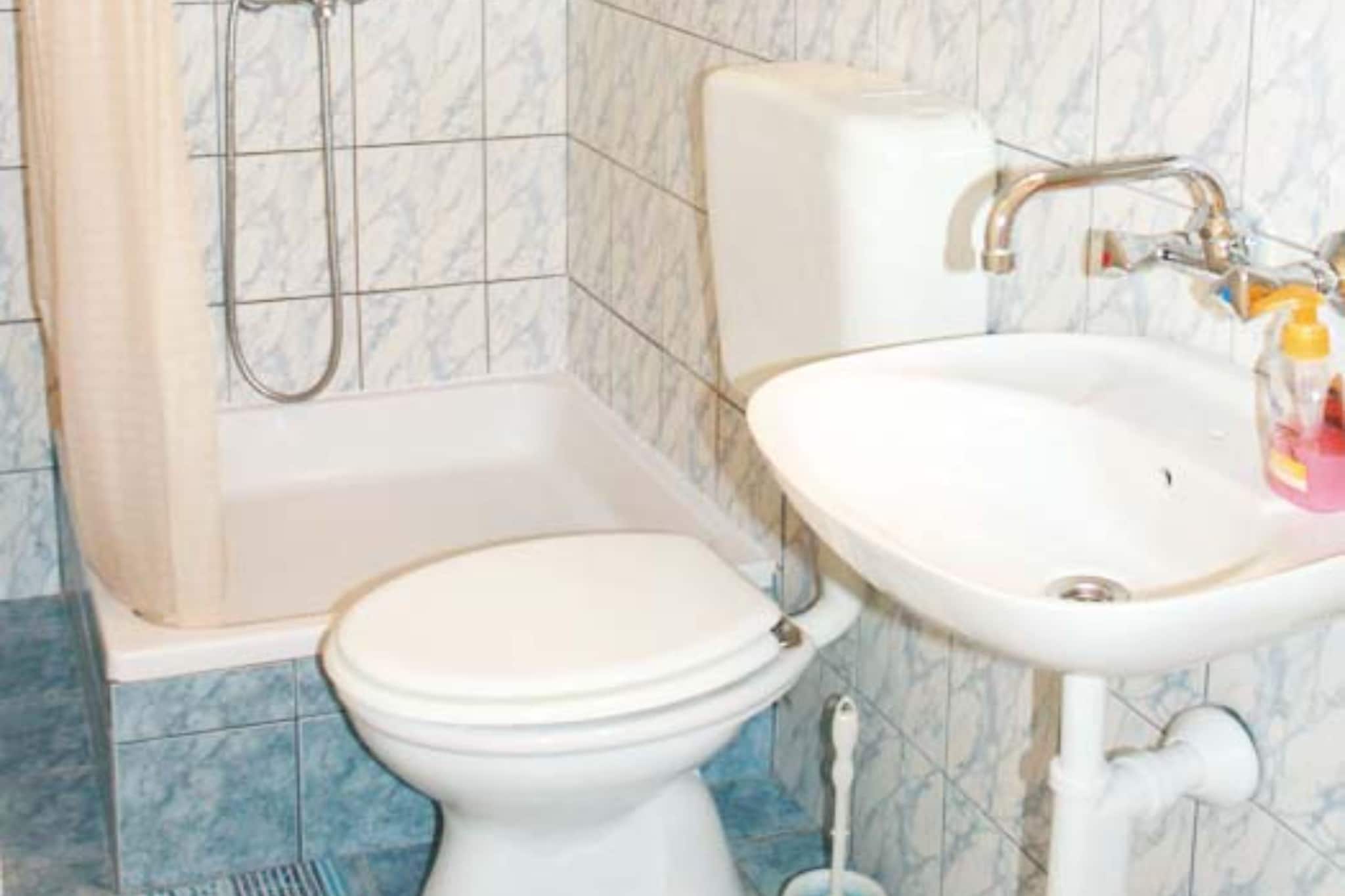Apartments Antonio - One Bedroom Apartment with Terrace (Apartment C)-Bathroom