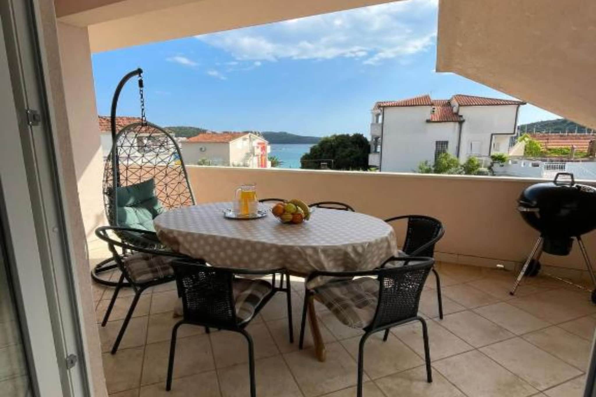 Apartment Megi - Two Bedroom Apartment with Balcony and Sea View