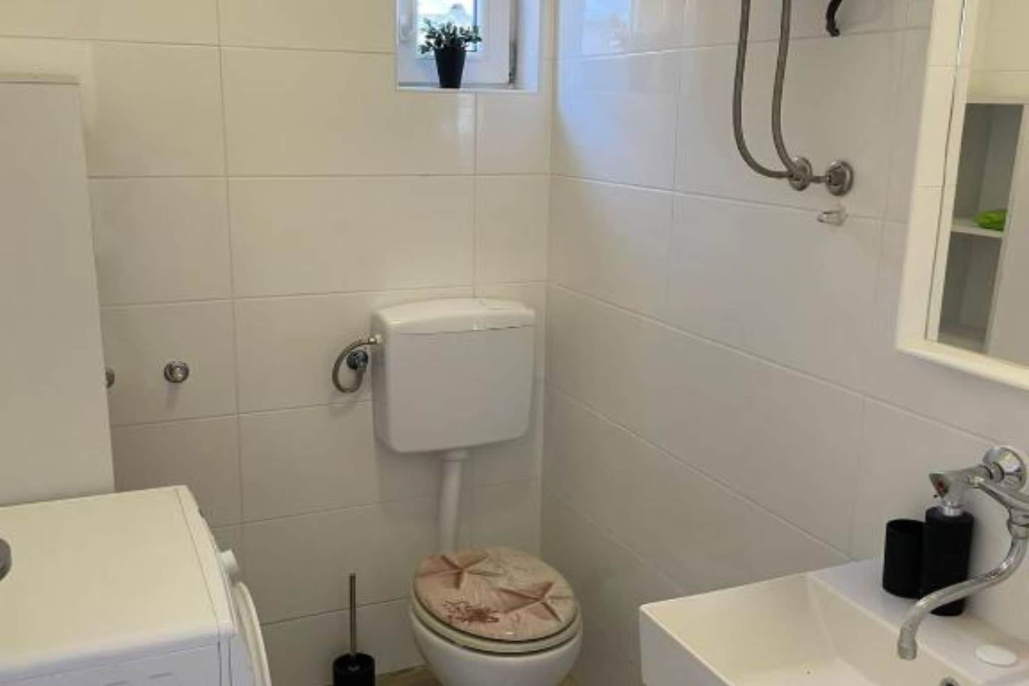 Apartment Megi - Two Bedroom Apartment with Balcony and Sea View