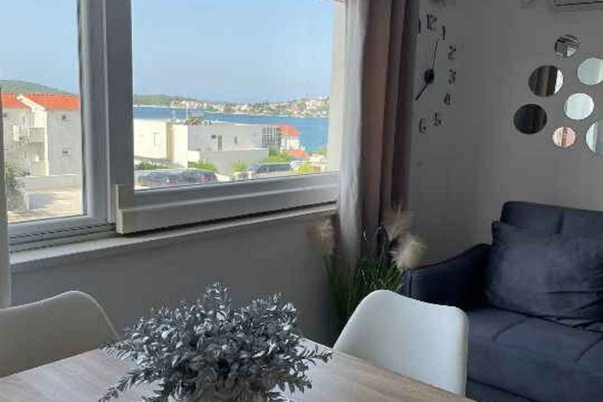 Apartments J&M 2- One Bedroom Apartment with Sea View-Dining room