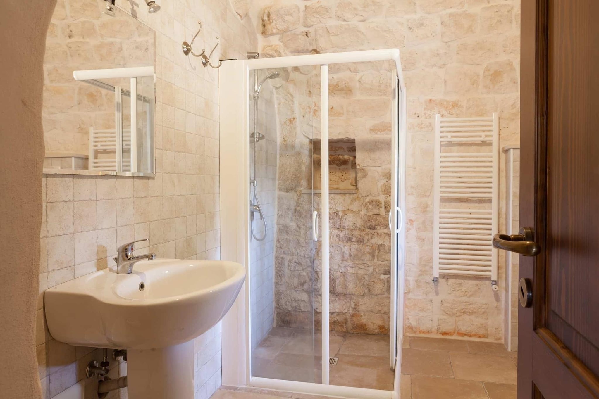 Magnificent Stefano's Trulli in Locorotondo - Bathroom
