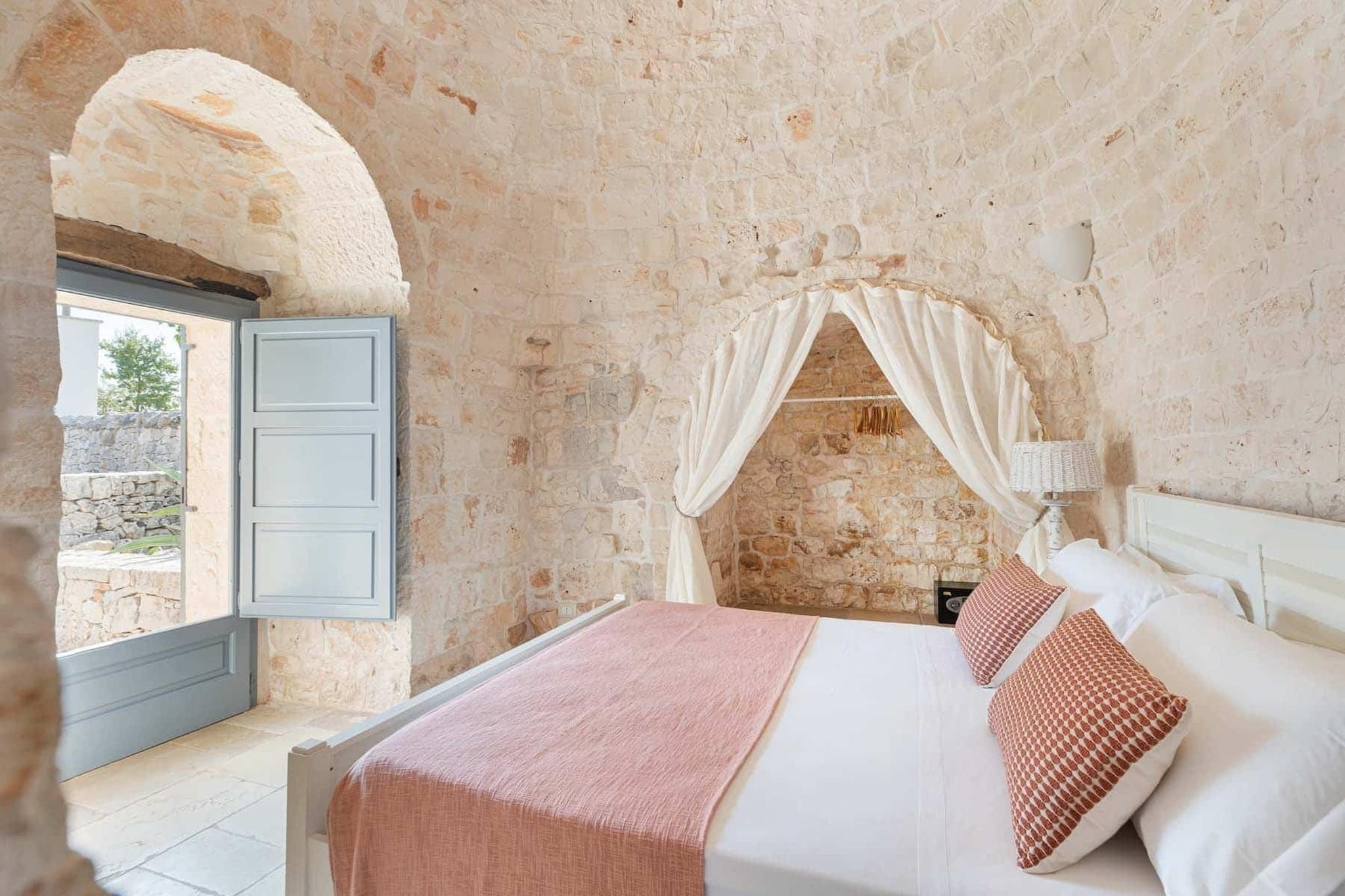 Magnificent Stefano's Trulli in Locorotondo - Bedroom