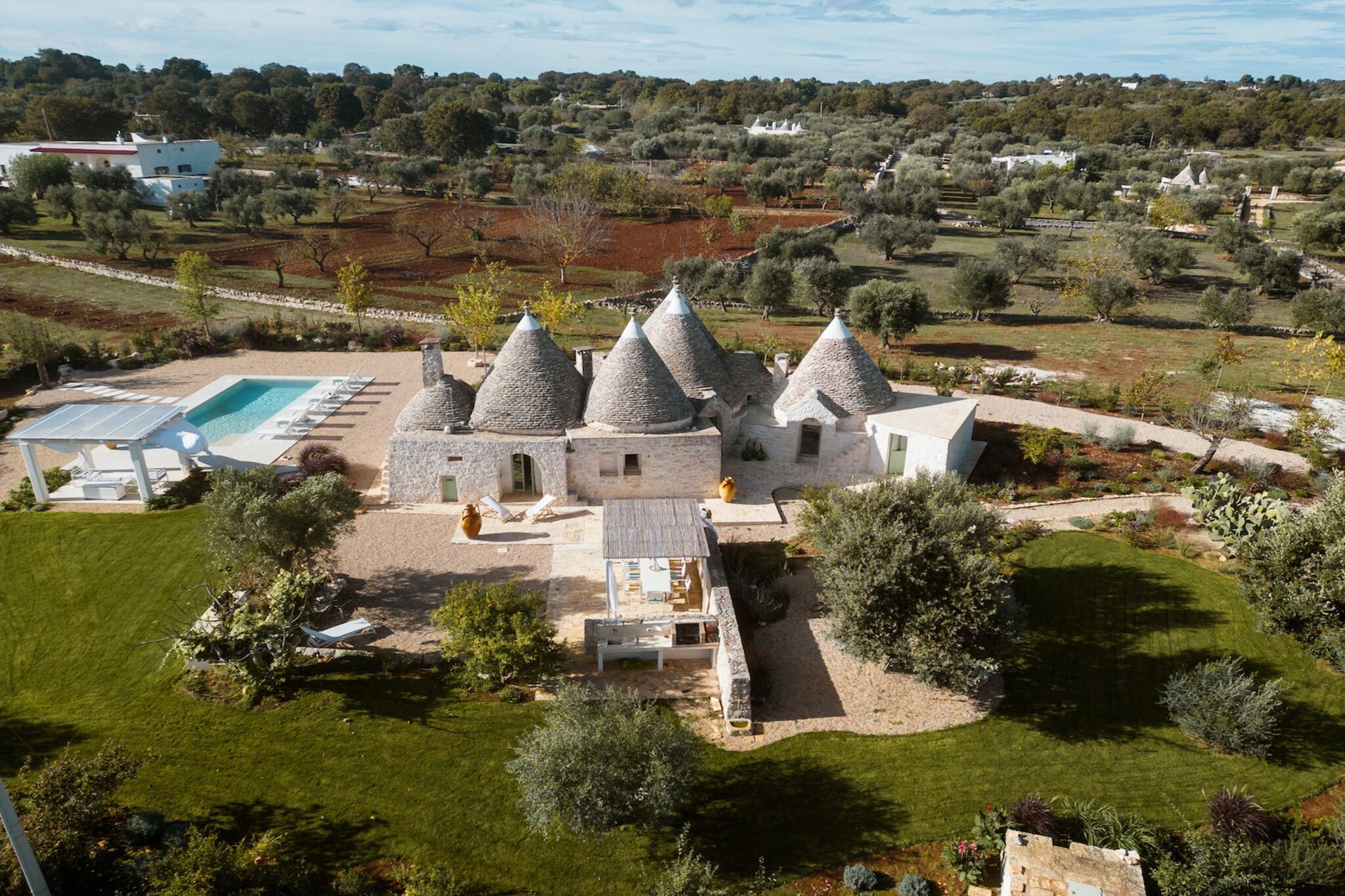 Trulli Petralux in Valle d'Itria