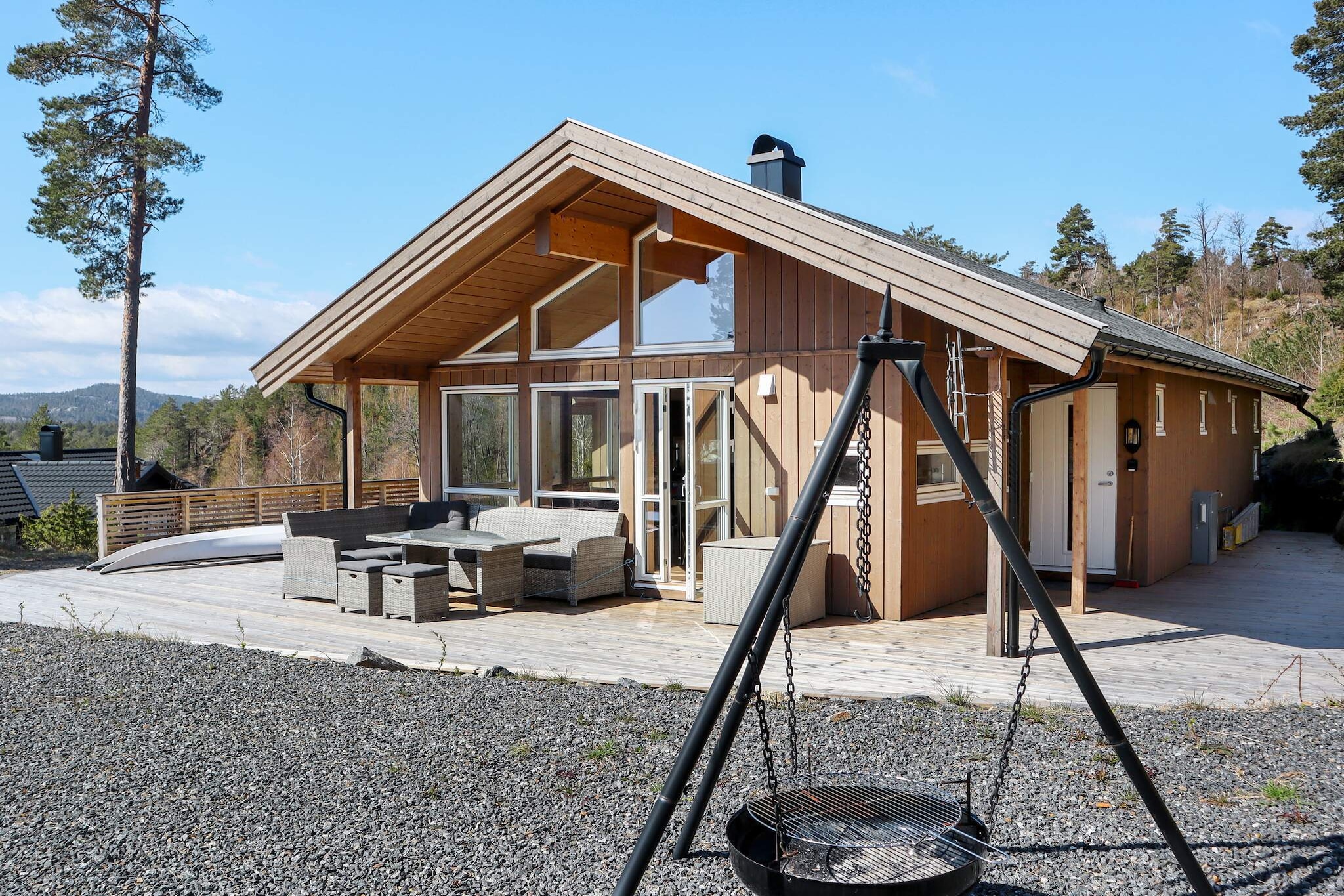 Internet Access DSL, Living room(12 m2)(2x single bed, double folding bed), open kitchen(cooker(electric), hood, coffee machine(filter), dishwasher, fridge, freezer(100-139L), washing machine, high chair), Living/bed room(29 m2)(TV, radio), bedroom(double bed, cot), bedroom(double bed), bedroom(2x bunk bed), bathroom(washbasin, shower, toilet), heating(electric), terrace(34 m2), terrace(roofed, 10 m2), garden furniture, parking, outdoor fireplace