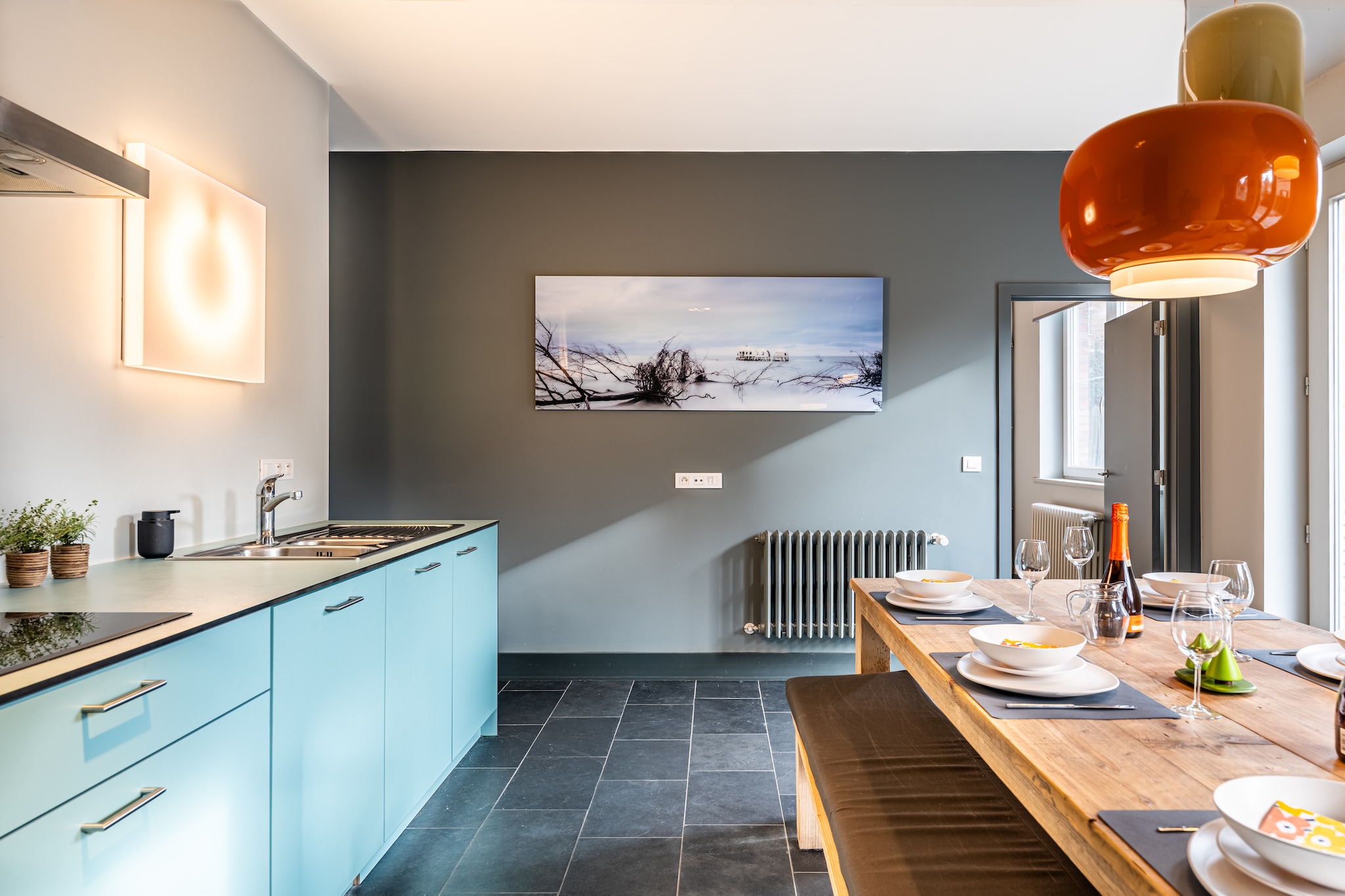 Ground floor: (Living room(TV(flatscreen, digital), seating area), dining room(dining table), open kitchen(hob(ceramic), electric kettle, toaster, hood, coffee machine(cups, pads), oven, dishwasher, fridge(+ freezer), Hand blender), bedroom(double bed(twin duvet, 160 x 200 cm)), bedroom(bunk bed(duvet, 90 x 200 cm)), bedroom(single bed(duvet, 90 x 200 cm), single bed(duvet, 90 x 200 cm)), bathroom(shower, washbasin, washbasin), toilet(toilet))\n\nheating(central), terrace, garden, garden furniture(6 persons), sun loungers, BBQ, parking, parasol