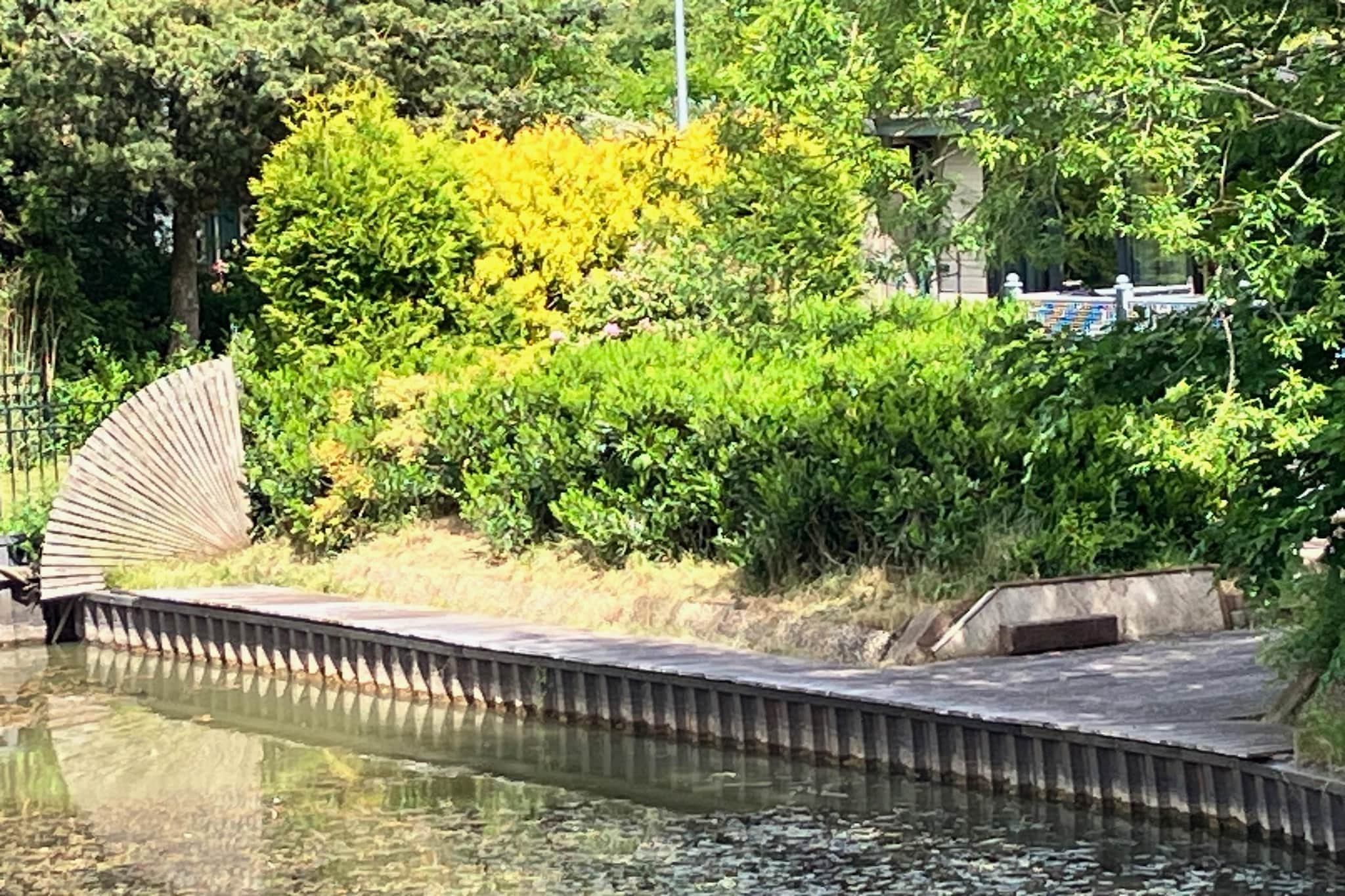 Knus chalet In een rustige omgeving met vijver - Uitzicht zomer