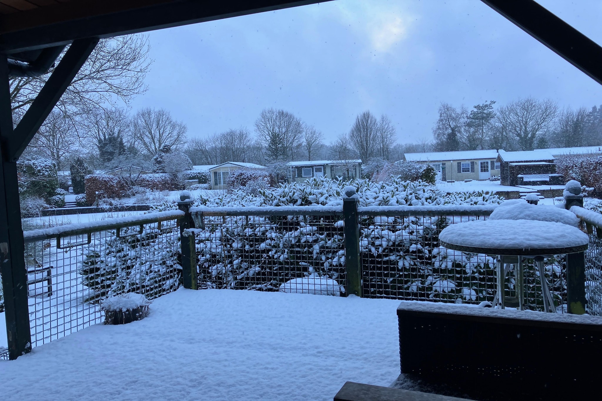 Knus chalet In een rustige omgeving met vijver - Uitzicht winter