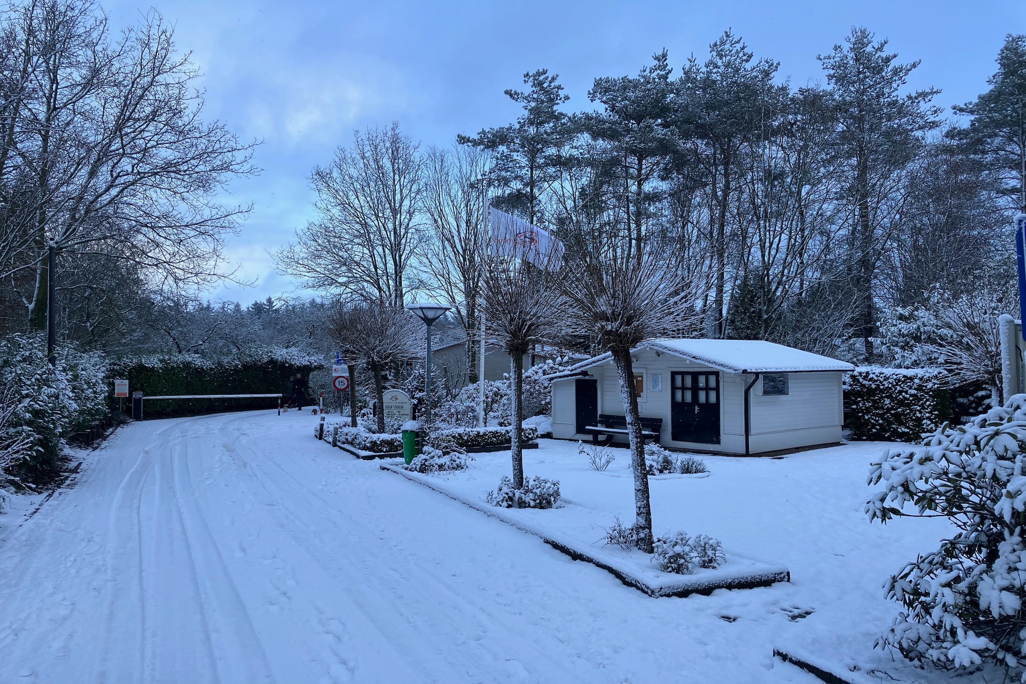 Knus chalet In een rustige omgeving met vijver - Gebied winter 1km