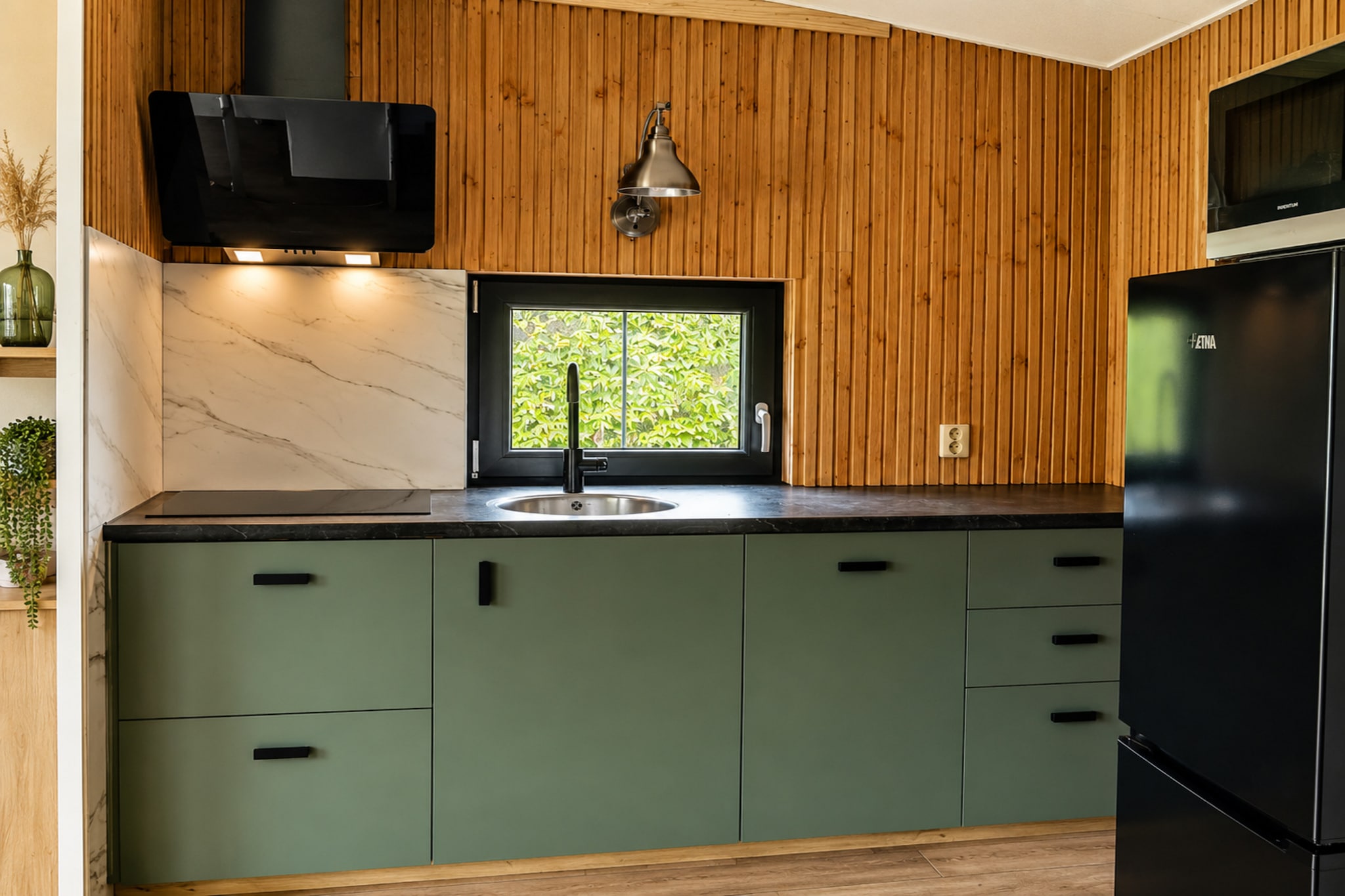 Knus chalet In een rustige omgeving met vijver