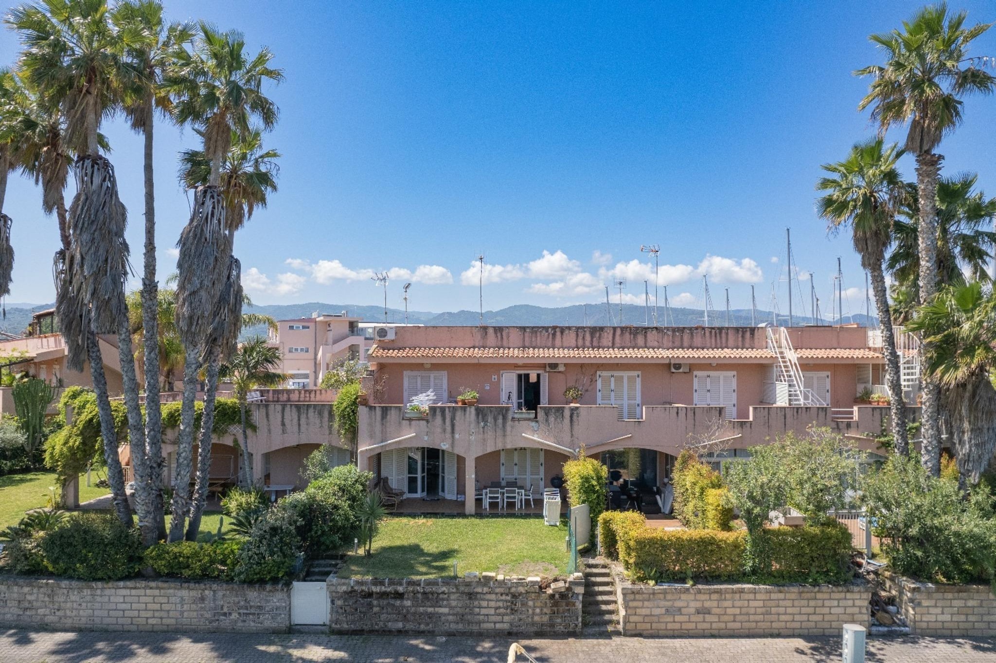 Casa Maralis 4 Pers Furnari-Außenbereich Sommer