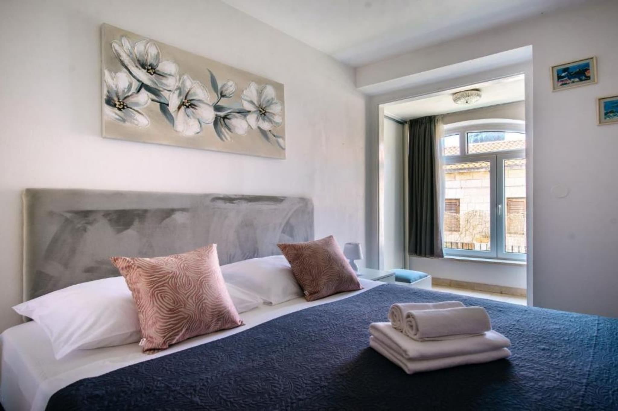 Apartments Luce & Toma - One Bedroom Apartment with Terrace (Toma)-Bedroom