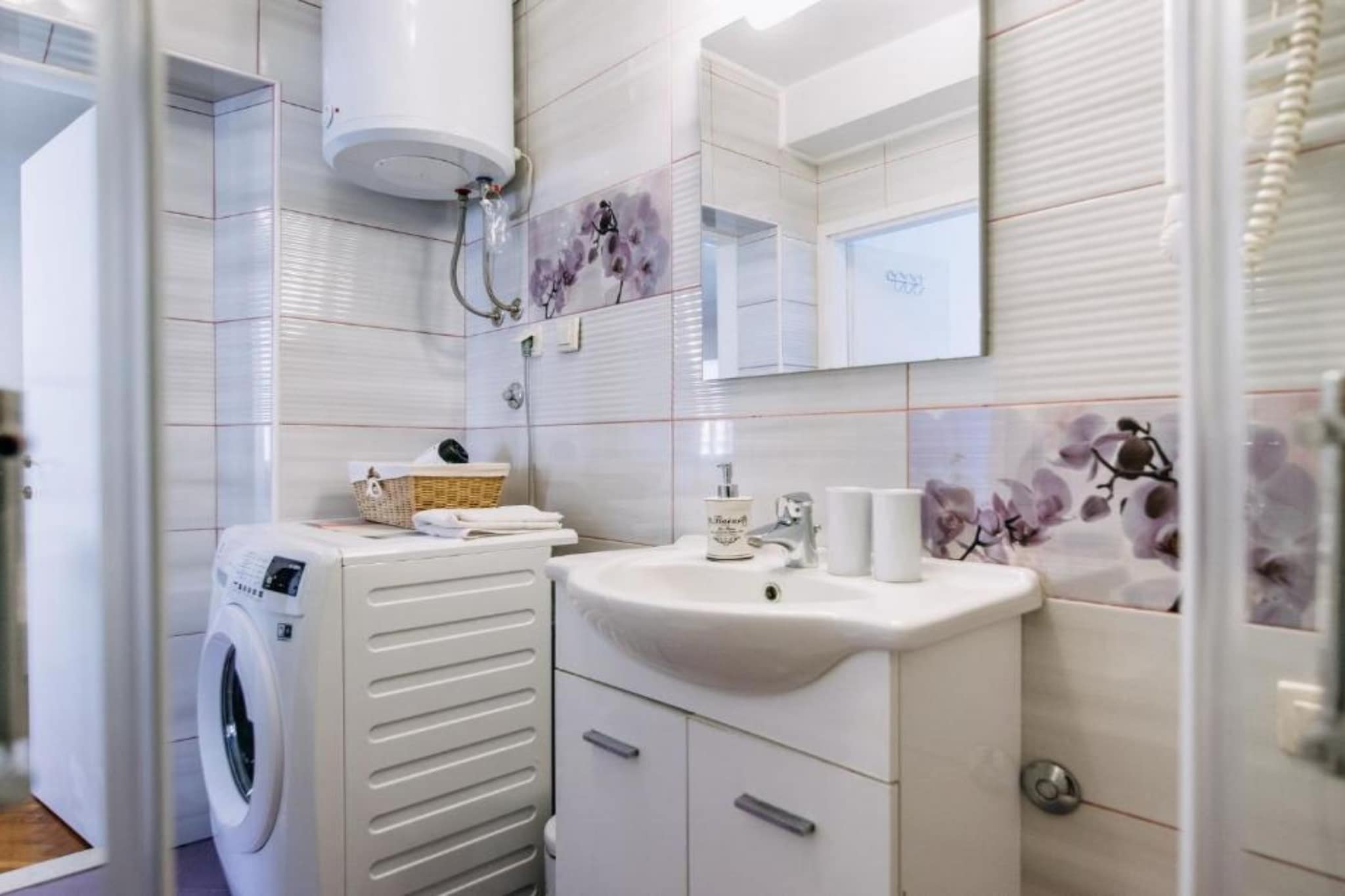 Apartments Luce & Toma - One Bedroom Apartment with Terrace (Toma)-Bathroom