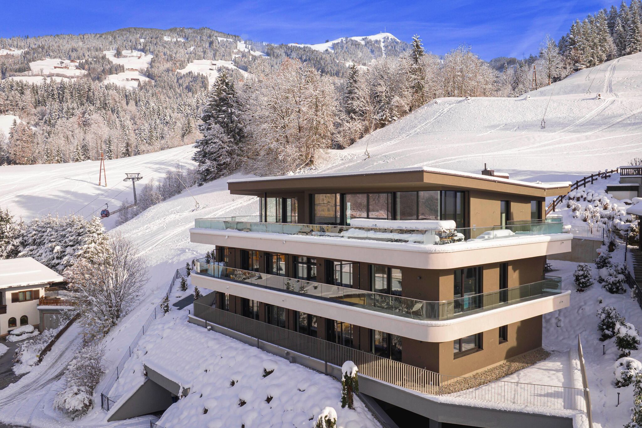 Studio with balcony on the ski slopes