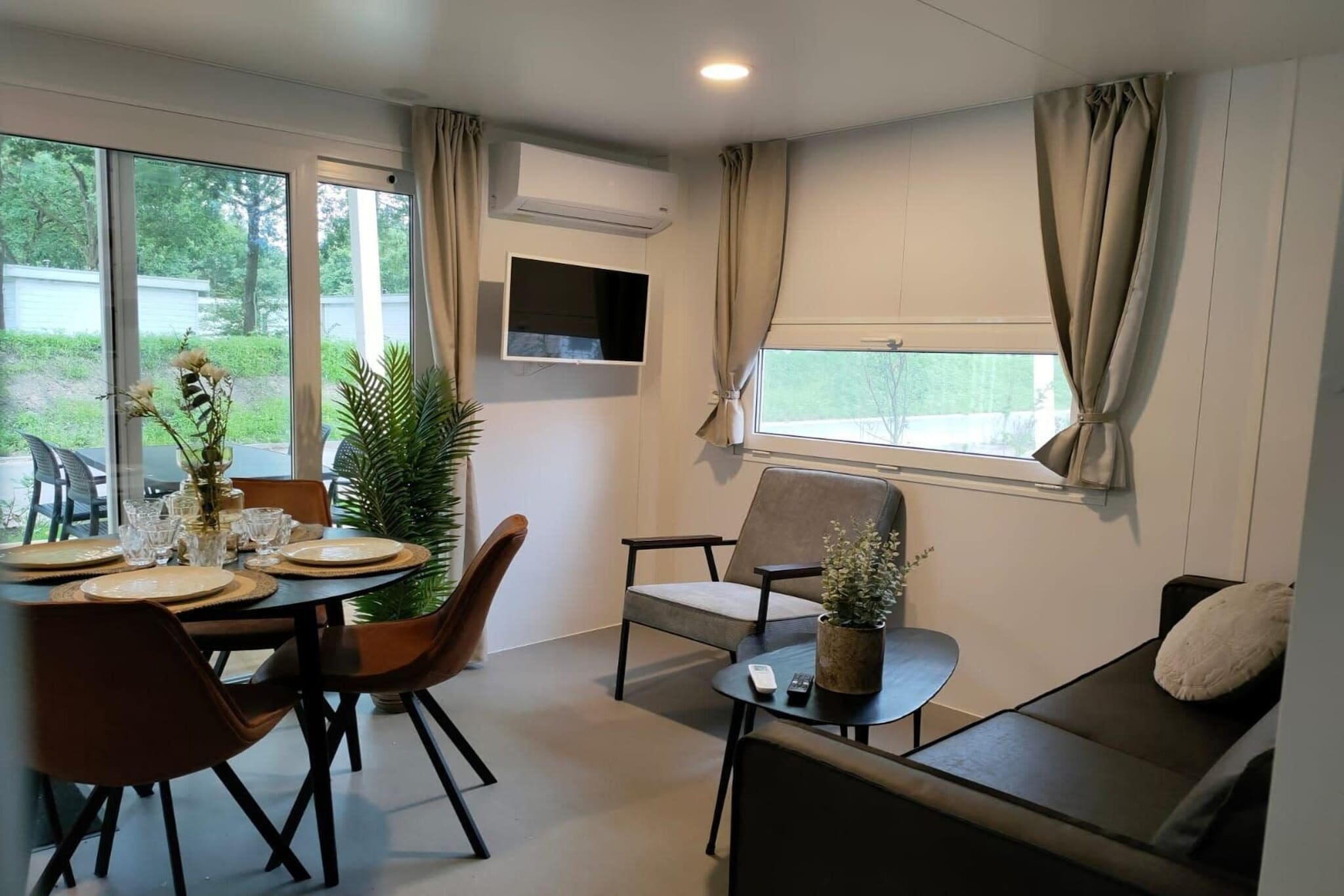 Tiny Cottage 22