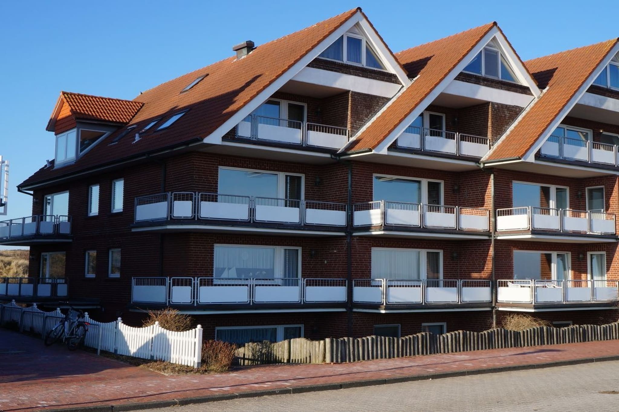 Apartment with a view of the dunes and mudflats, ideal for up to 5 people. The apartment was renovated in 2019. Further information: www.fewo-insel-juist.de