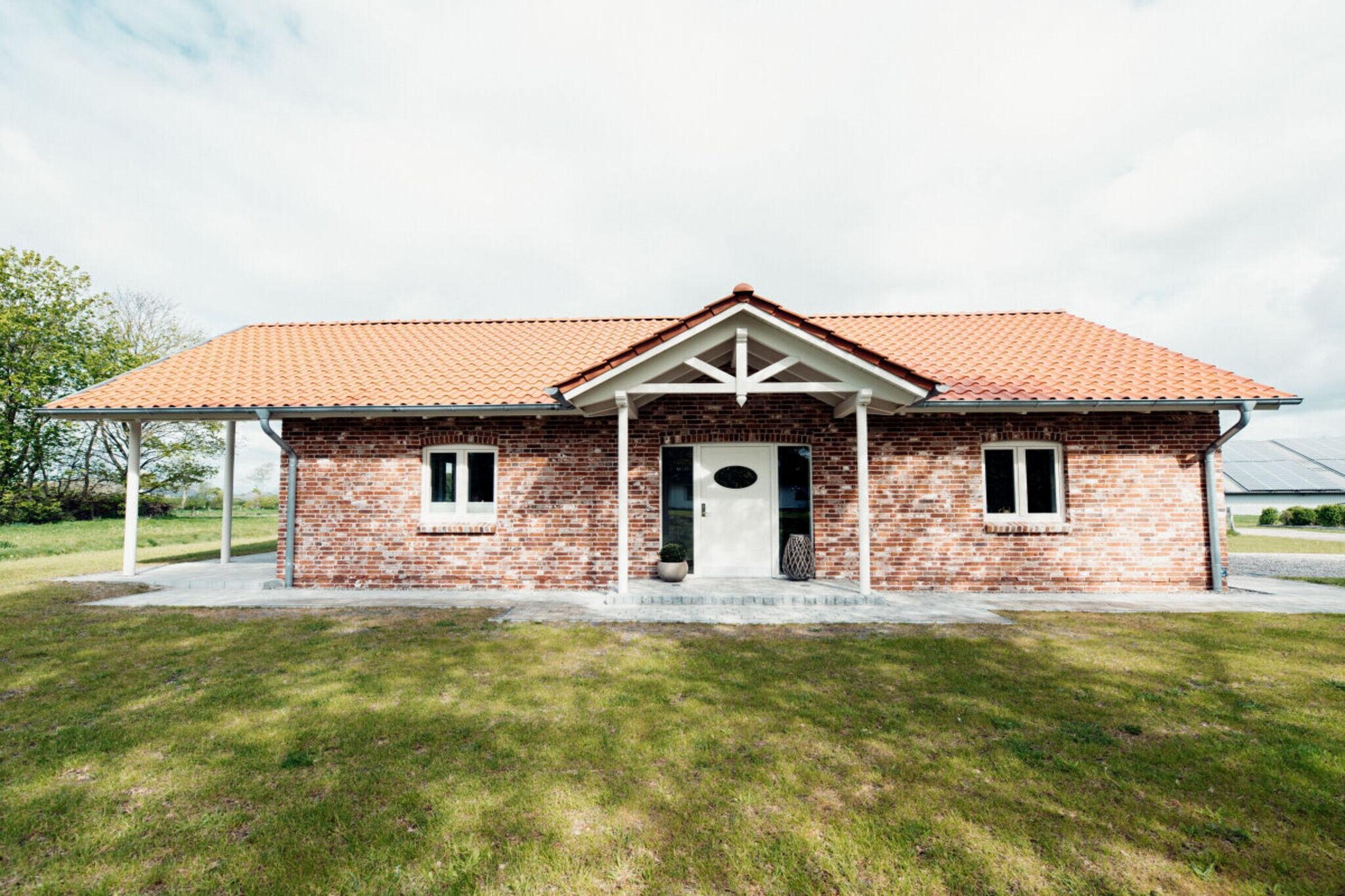 Beautiful holiday apartment for rent in North Frisia. For 4 people. 2 bedrooms, 1 bathroom with sauna, 1 living room/1 kitchen