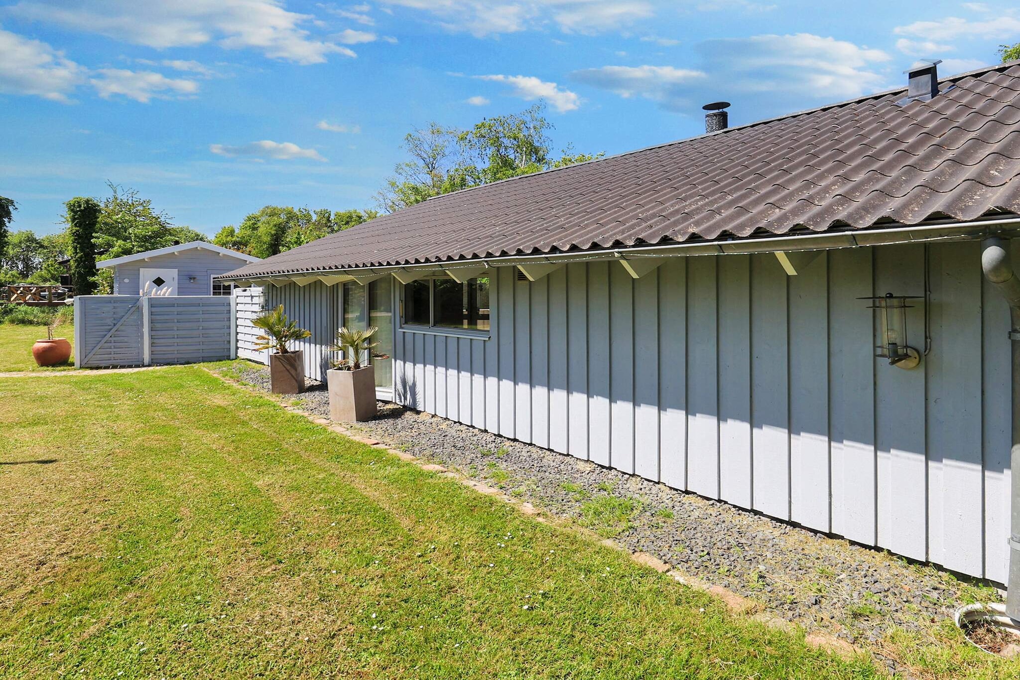 Internet Access DSL, Kitchen(coffee machine, oven, dishwasher, fridge-freezer), Living/bed room, bedroom(double bed), bedroom(2x single bed), bedroom(single bed), bathroom(tumble dryer, washbasin, shower, toilet, washing machine), Bubble bath(indoor, heated, 2 persons), sauna(indoor, 3 persons), heating(electric), terrace, garden, garden furniture, swimming pool(outside), air to air heatpump